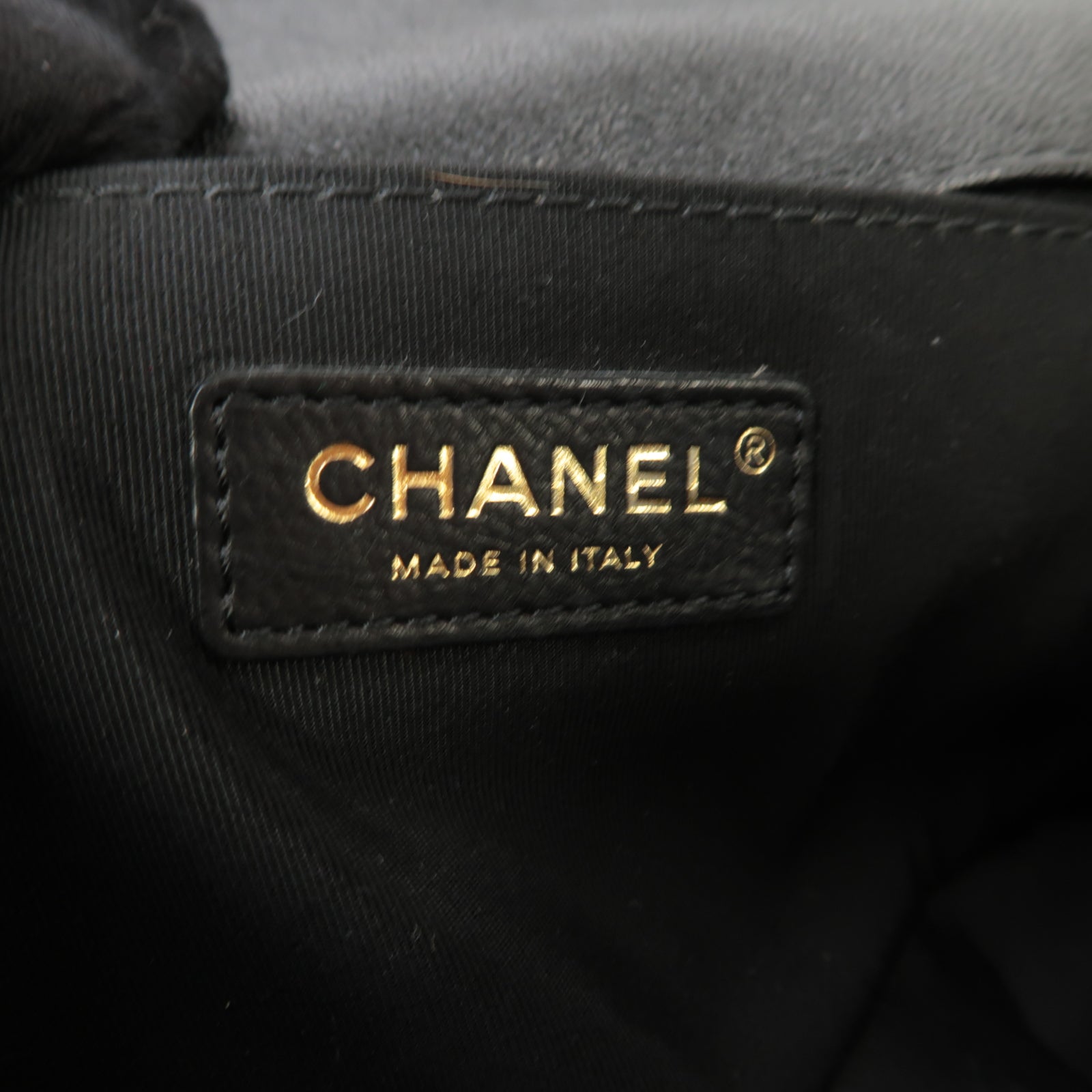 CHANEL 牛皮皮革Boy Chanel金扣鏈帶肩背袋黑色