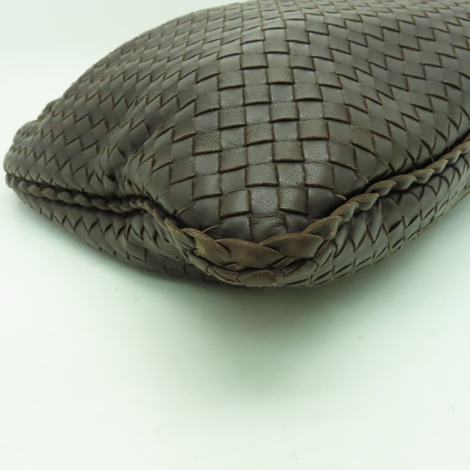 ⭐️BOTTEGA VENETA 95×150 タオル⭐️ ✨激安サマー特価✨ BOTTEGA VENETA 織紋皮革Loop Camera Bag金扣肩背袋– Brand Off