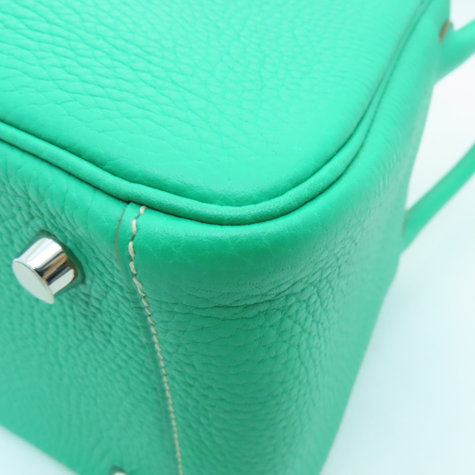 HERMES Clemence leather Lindy 26 silver buckle handle shoulder bag green