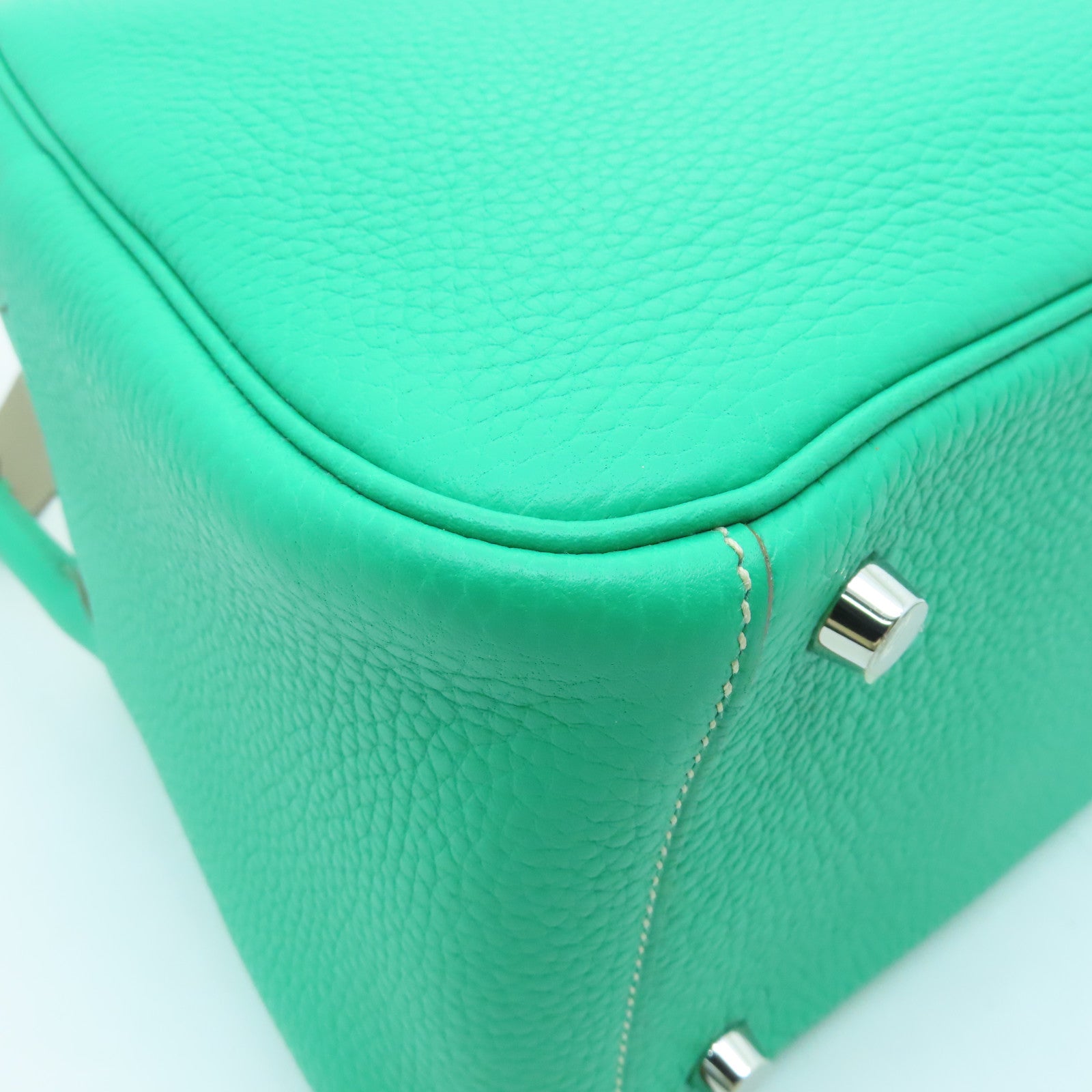 HERMES Clemence leather Lindy 26 silver buckle handle shoulder bag green