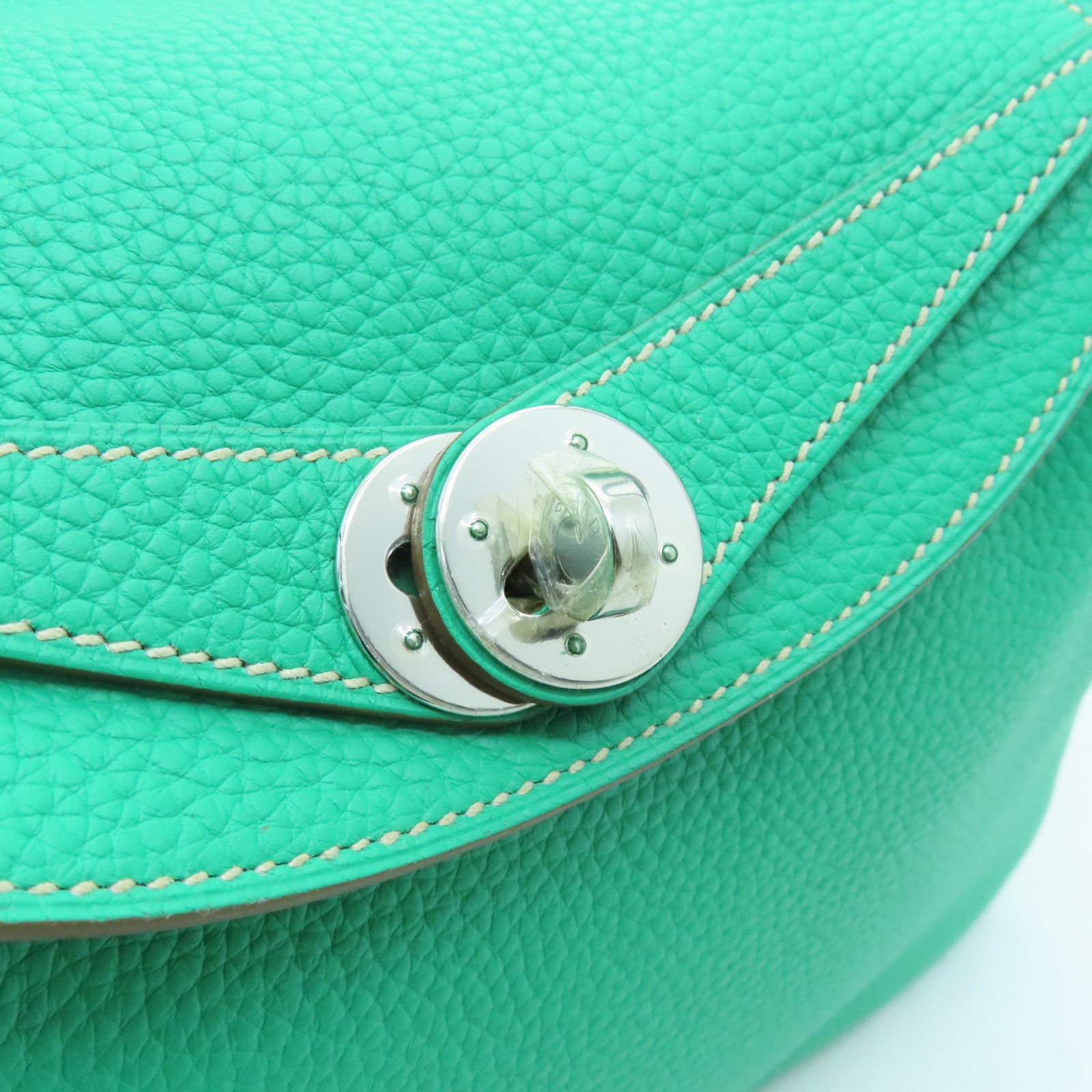 HERMES Clemence leather Lindy 26 silver buckle handle shoulder bag green