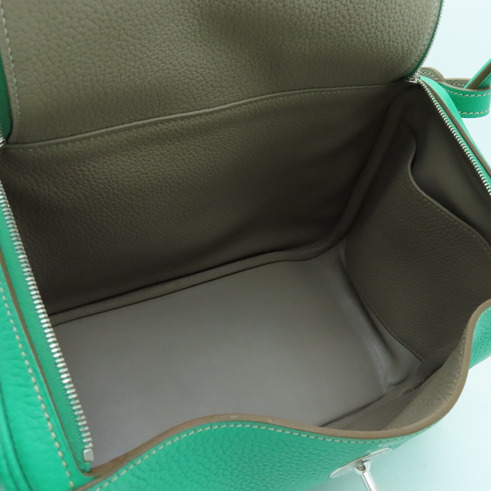HERMES Clemence leather Lindy 26 silver buckle handle shoulder bag green