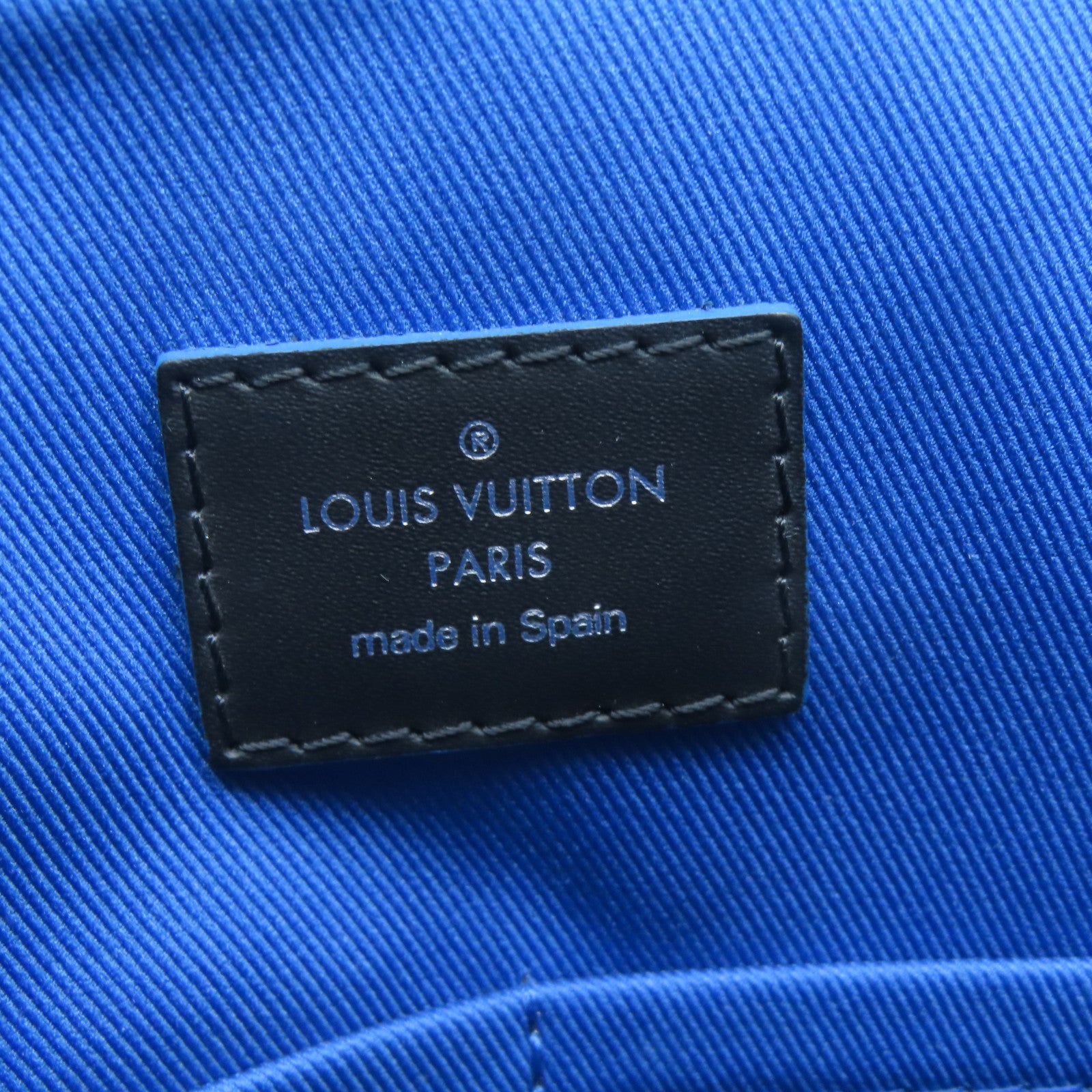 LOUIS VUITTON Damier Graphite District MM銀扣肩背袋黑色/藍色