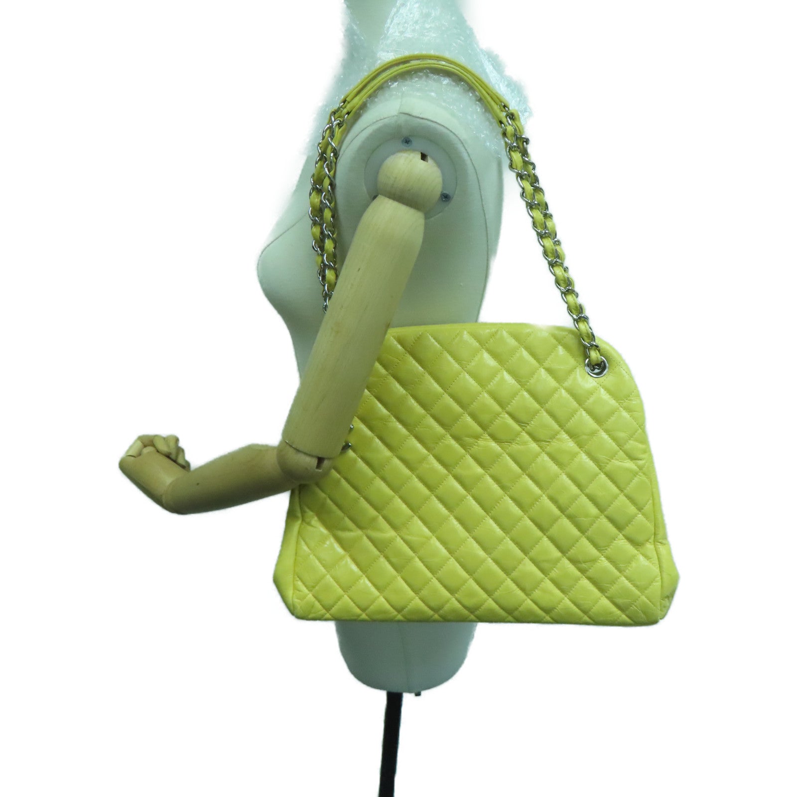 CHANEL 菱格牛皮皮革Chain Shoulder銀扣肩背袋黃色
