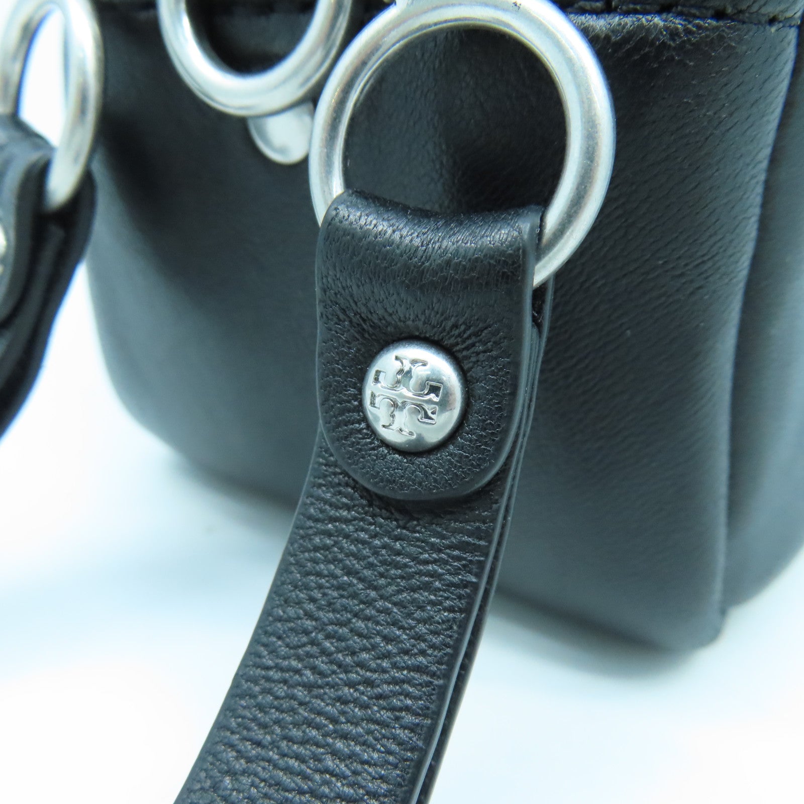 Tory Burch 牛皮皮革Pouch銀扣小袋黑色