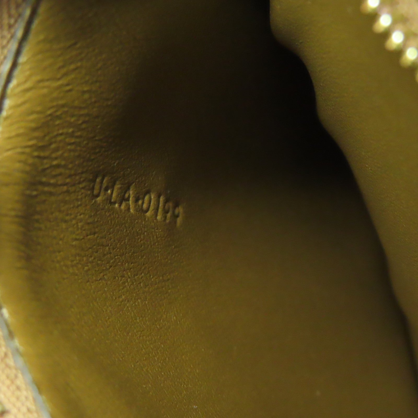 CELINE 牛皮皮革Classic Box金扣肩背袋啡色