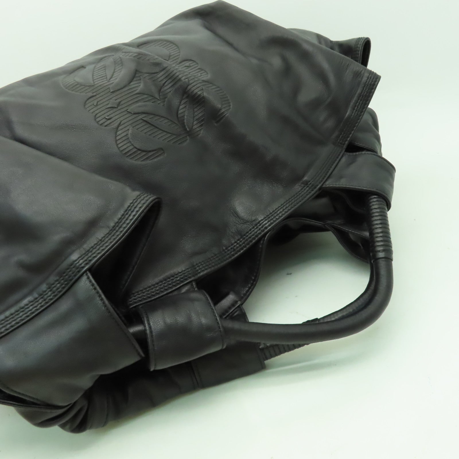 LOEWE 羊皮皮革Nappa Aire Handbag銀扣手挽袋黑色