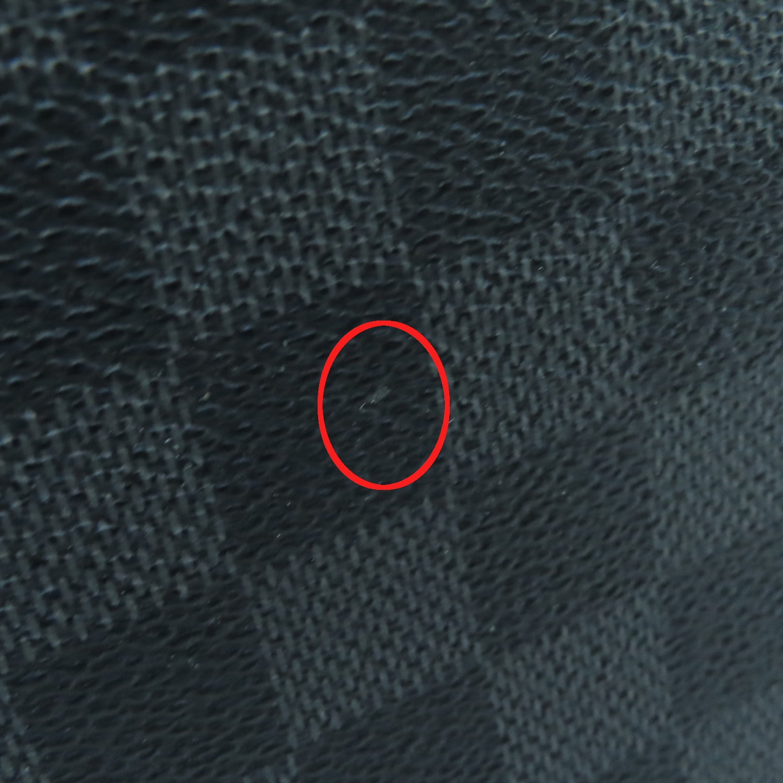 LOUIS VUITTON Damier Graphite District MM銀扣肩背袋黑色/藍色