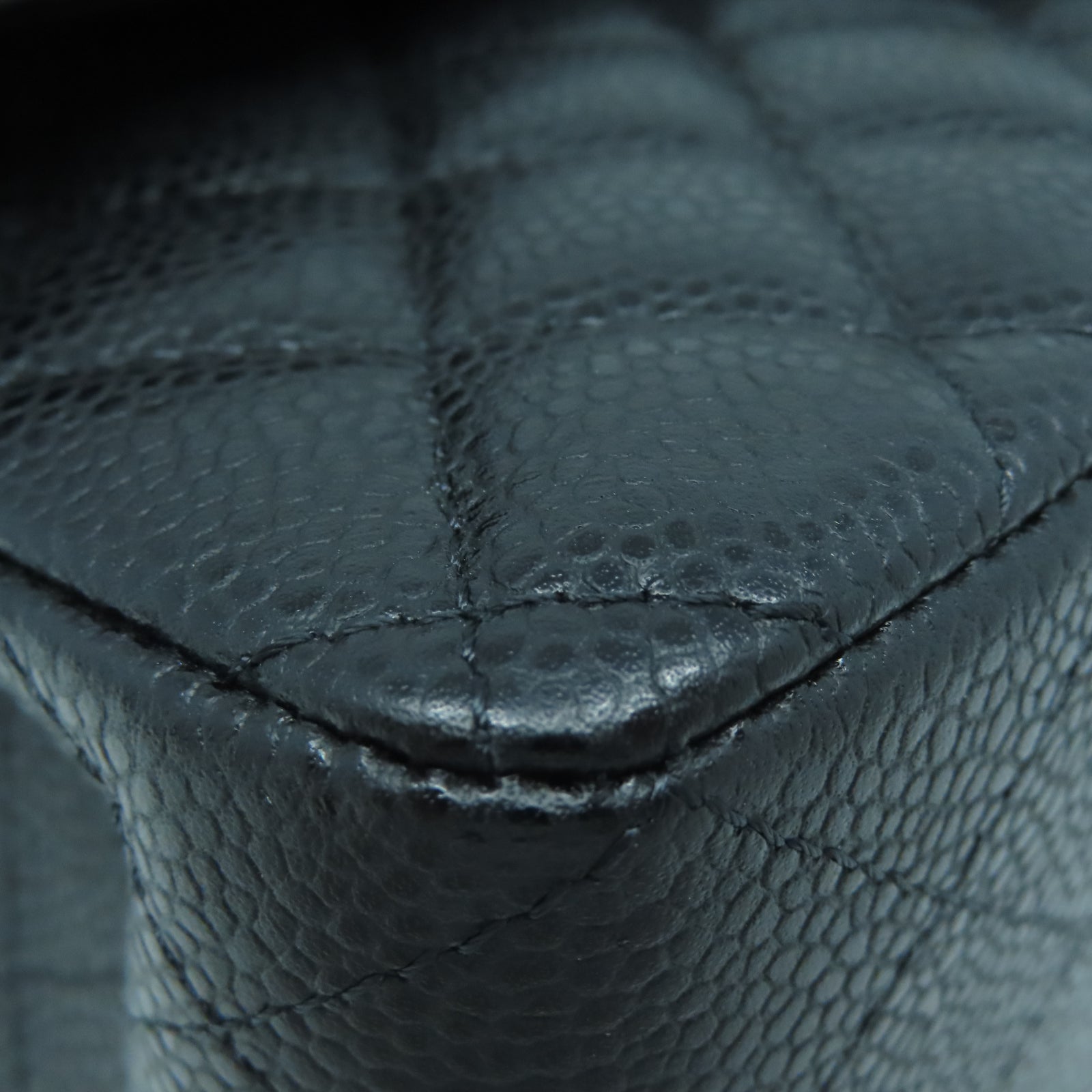 CHANEL 菱格Caviar皮革Chain Shoulder金扣鏈帶肩背袋黑色