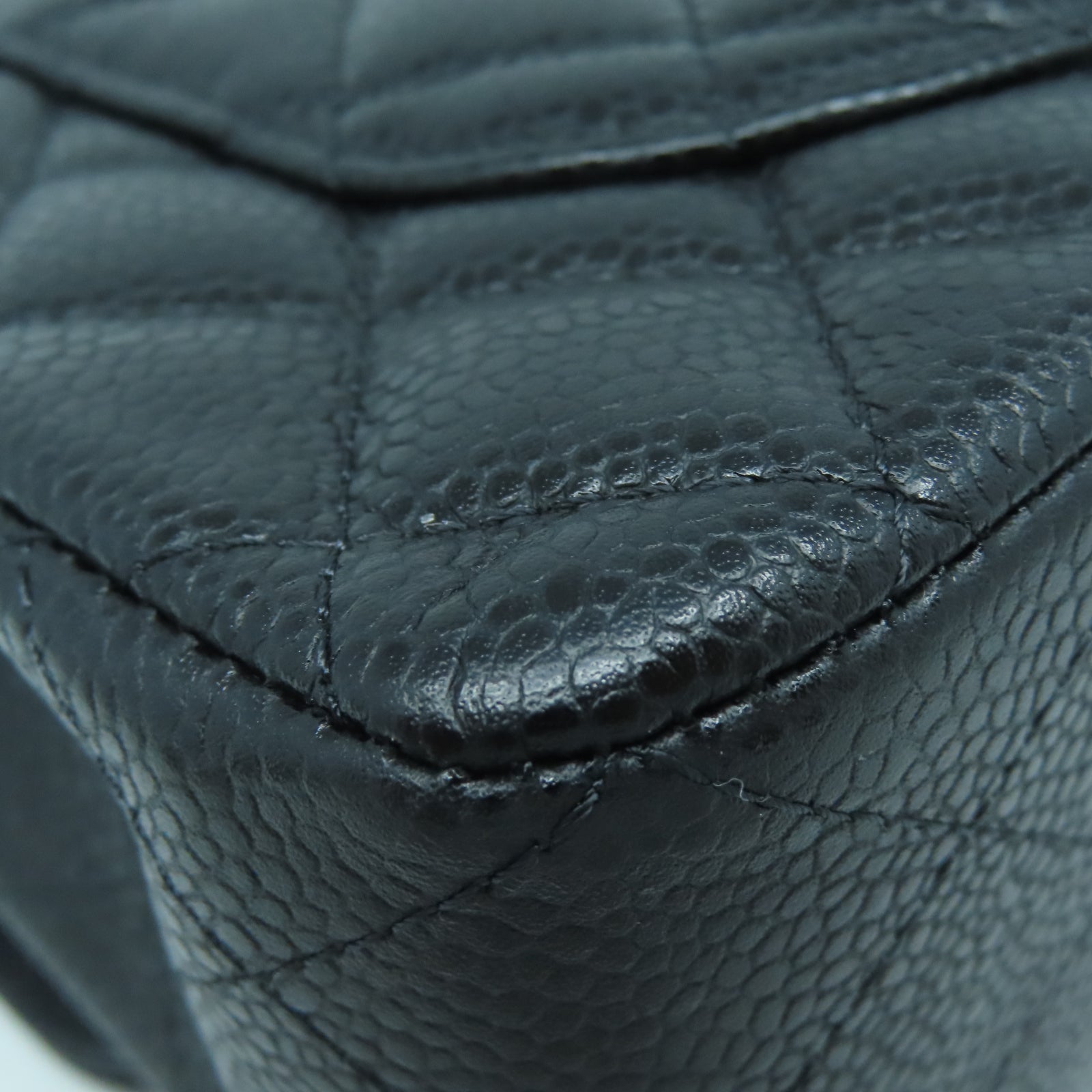 CHANEL 菱格Caviar皮革Chain Shoulder金扣鏈帶肩背袋黑色
