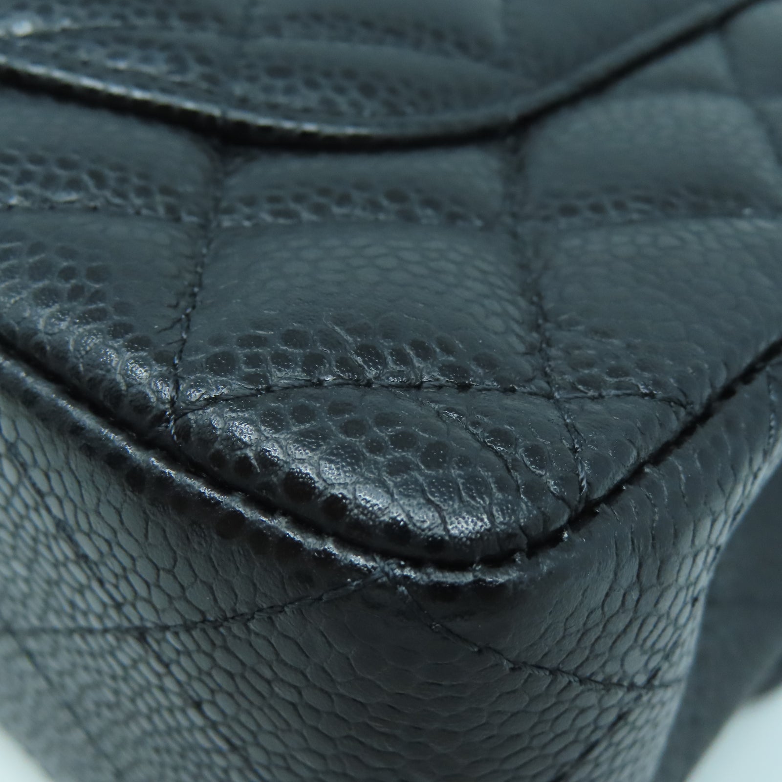 CHANEL 菱格Caviar皮革Chain Shoulder金扣鏈帶肩背袋黑色