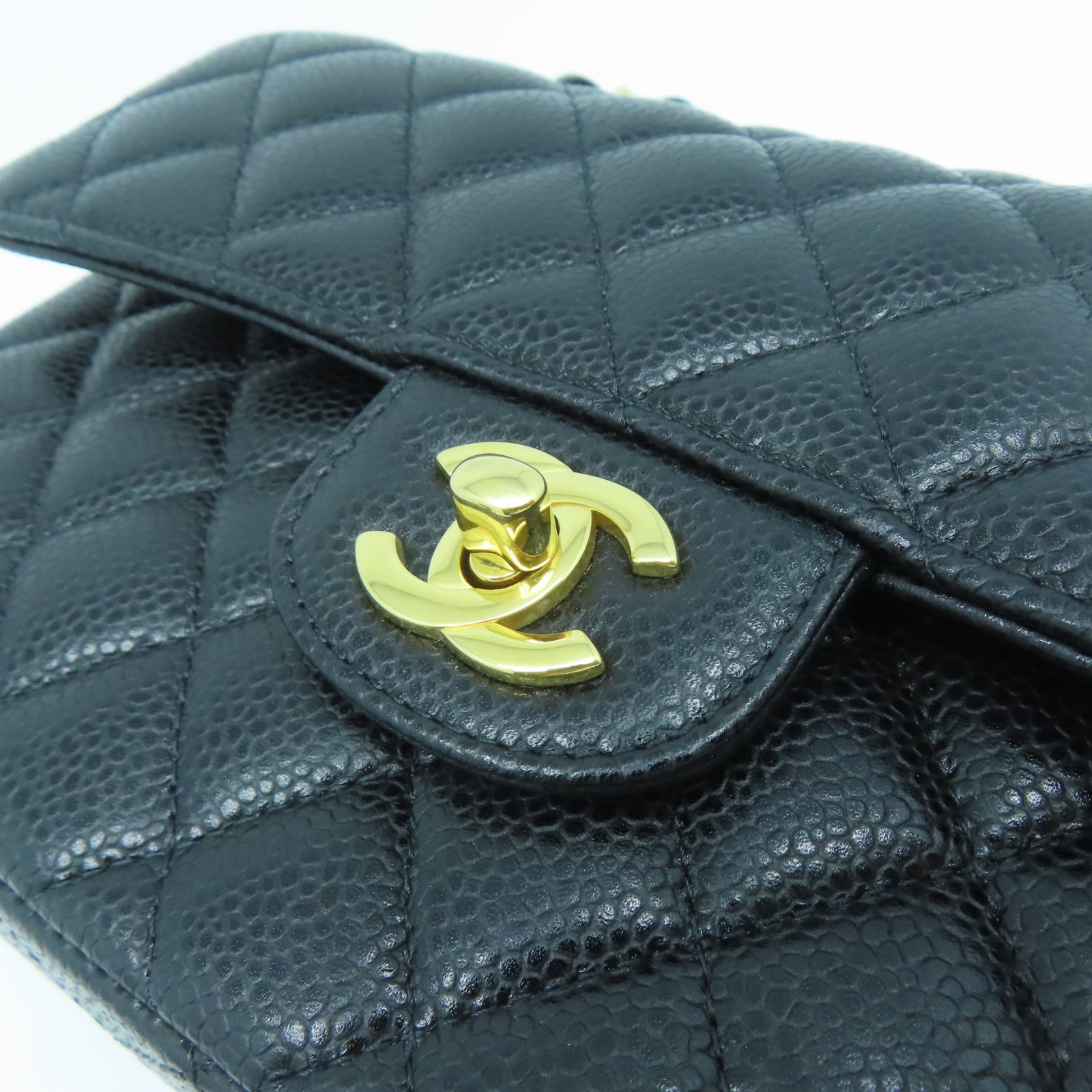 CHANEL 菱格Caviar皮革Chain Shoulder金扣鏈帶肩背袋黑色
