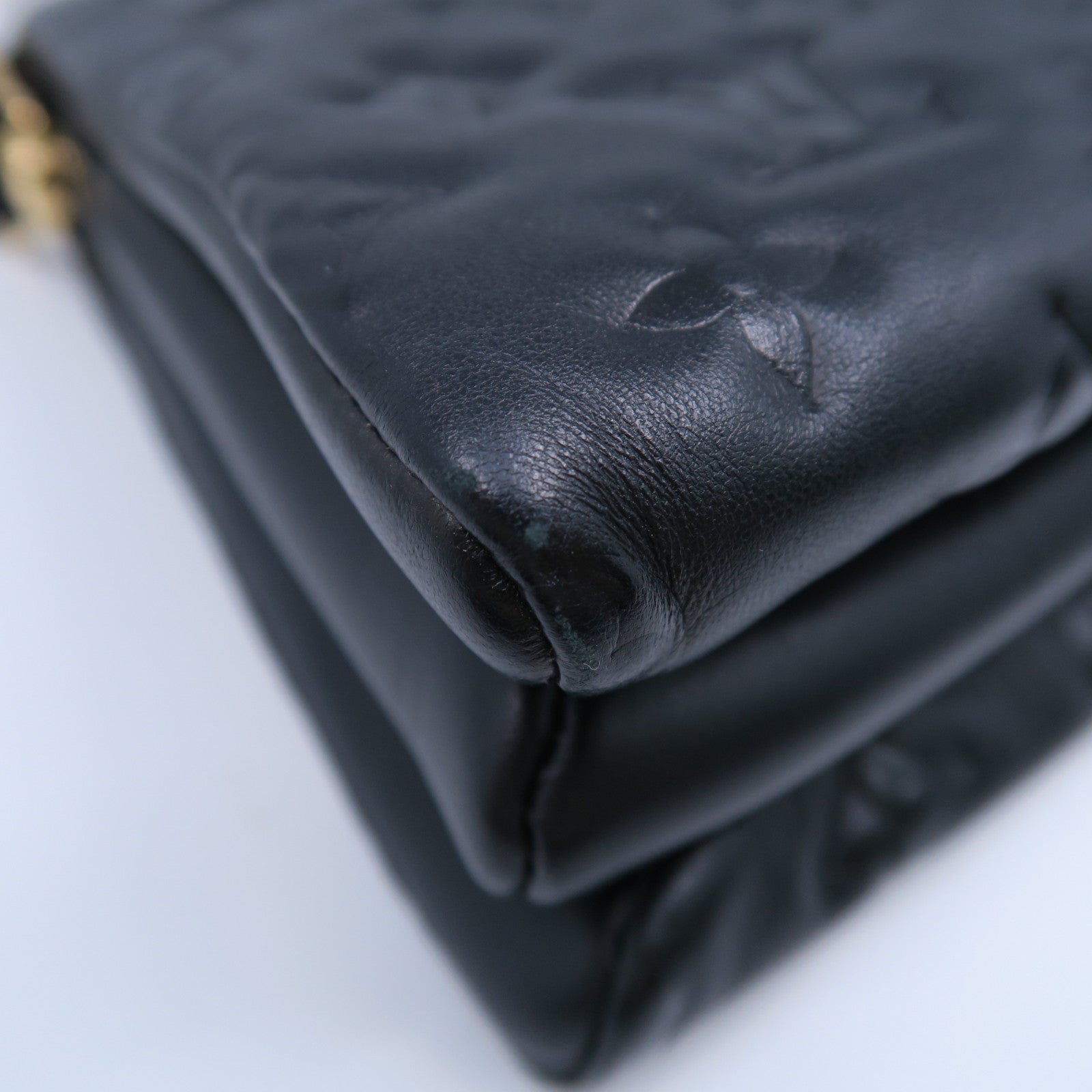 LOUIS VUITTON Monogram Embossed Coussin PM金扣手挽肩背兩用袋黑色