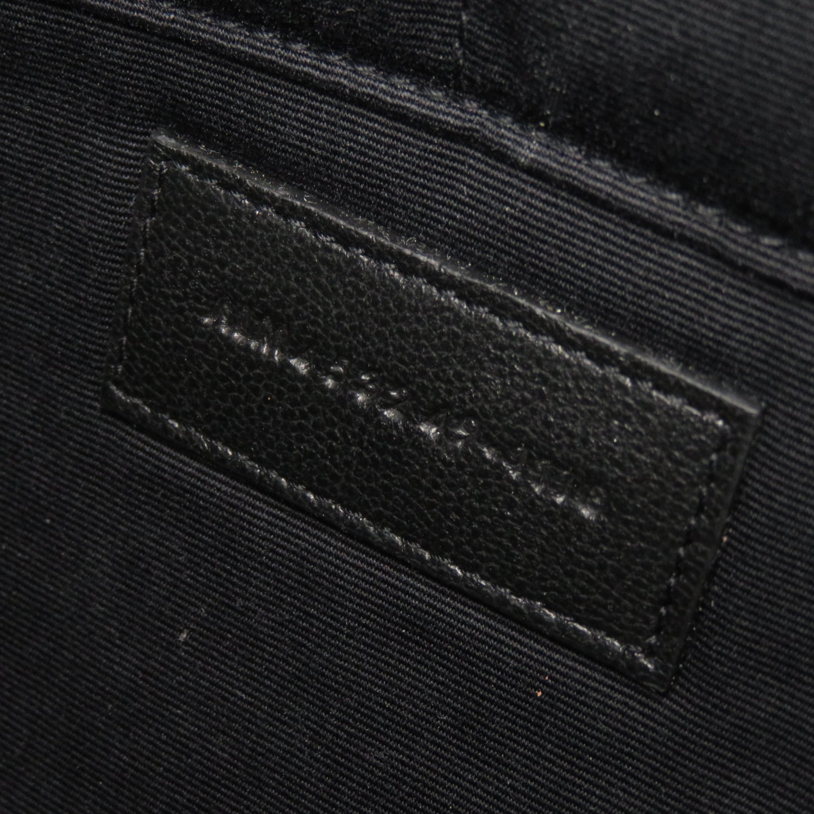 SAINT LAURENT 牛皮皮革Pouch手拿包黑色