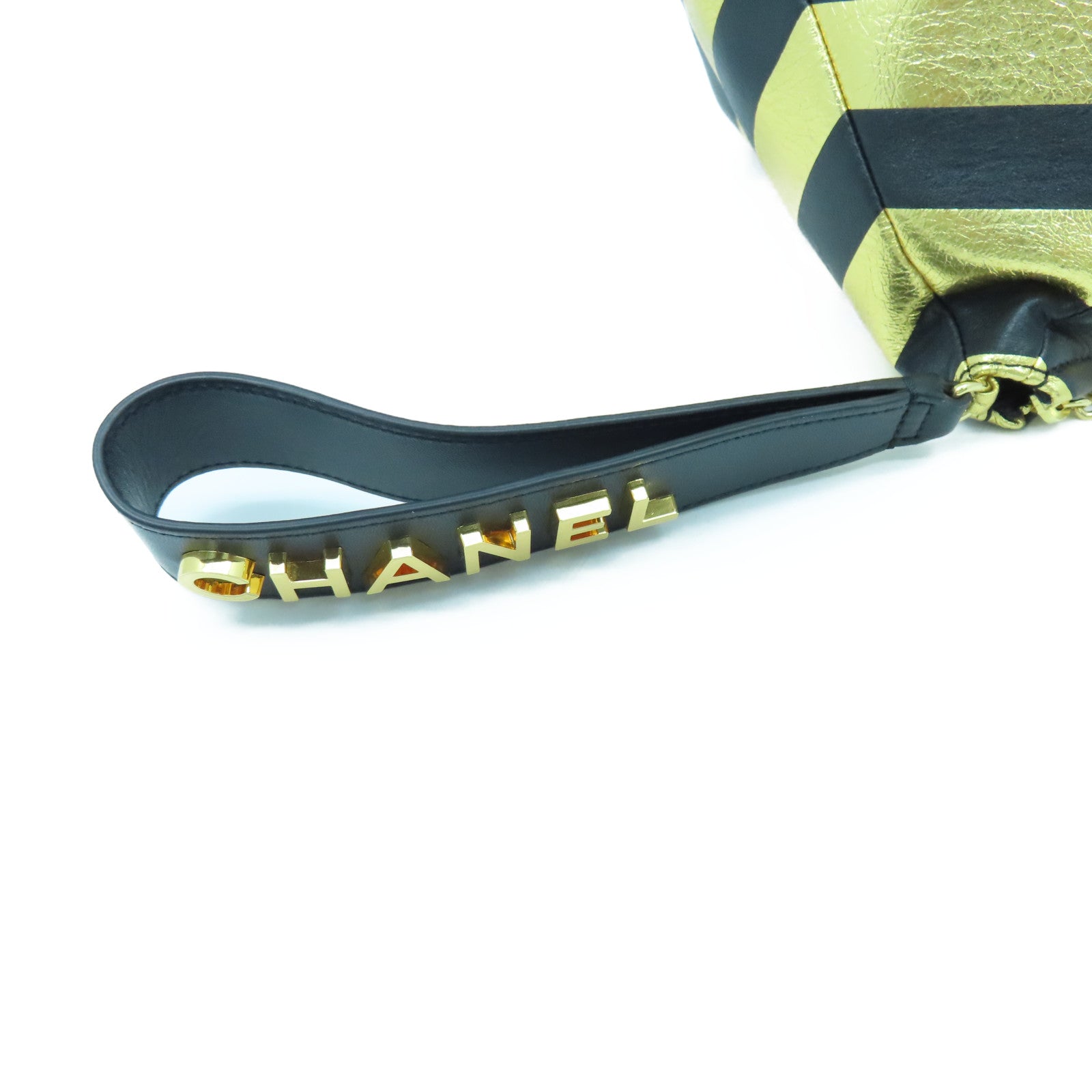 CHANEL 【激減優惠】Metallic羊皮皮革Kheops Pyramid Bag金扣手挽袋金色/黑色