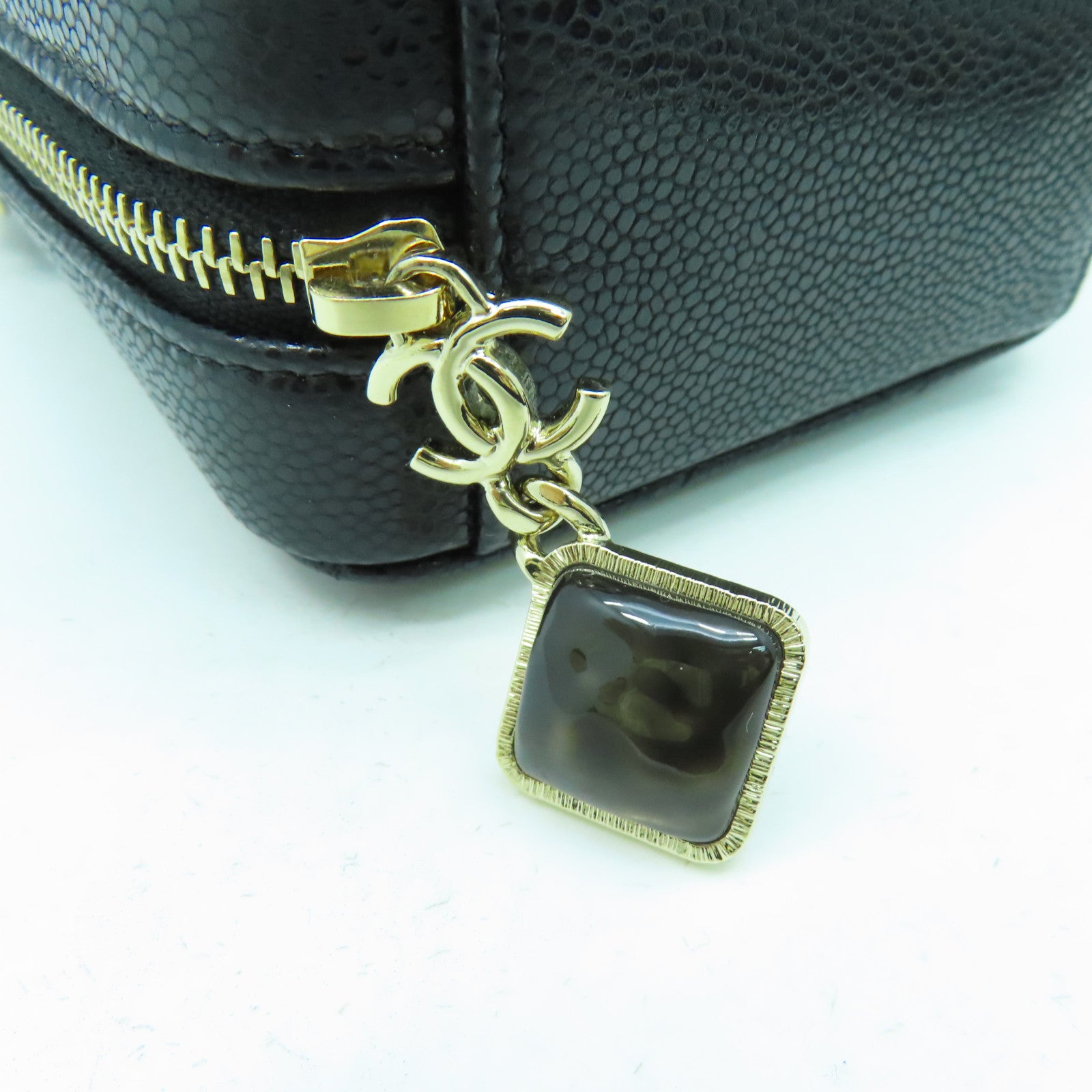CHANEL 菱格Caviar皮革Mini Chain Shoulder金扣鏈帶肩背袋黑色
