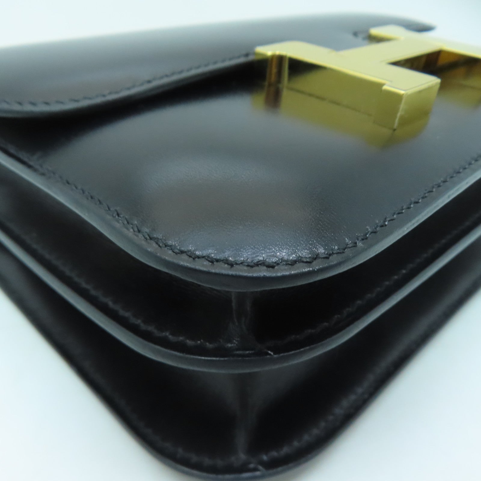 HERMES Box Calf皮革Constance Mini金扣肩背袋黑色