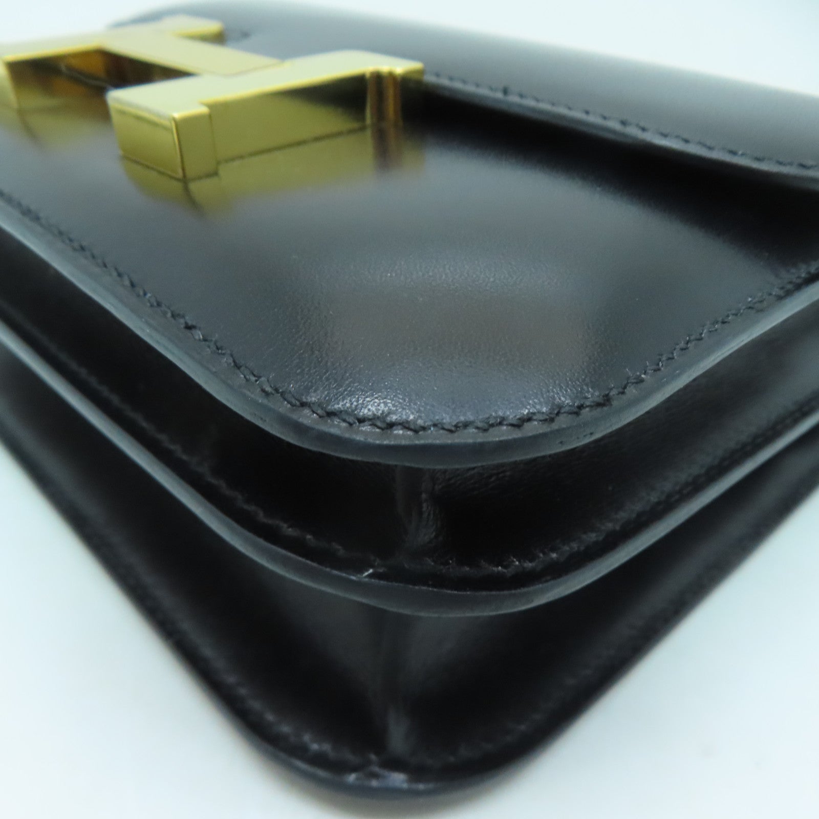 HERMES Box Calf皮革Constance Mini金扣肩背袋黑色