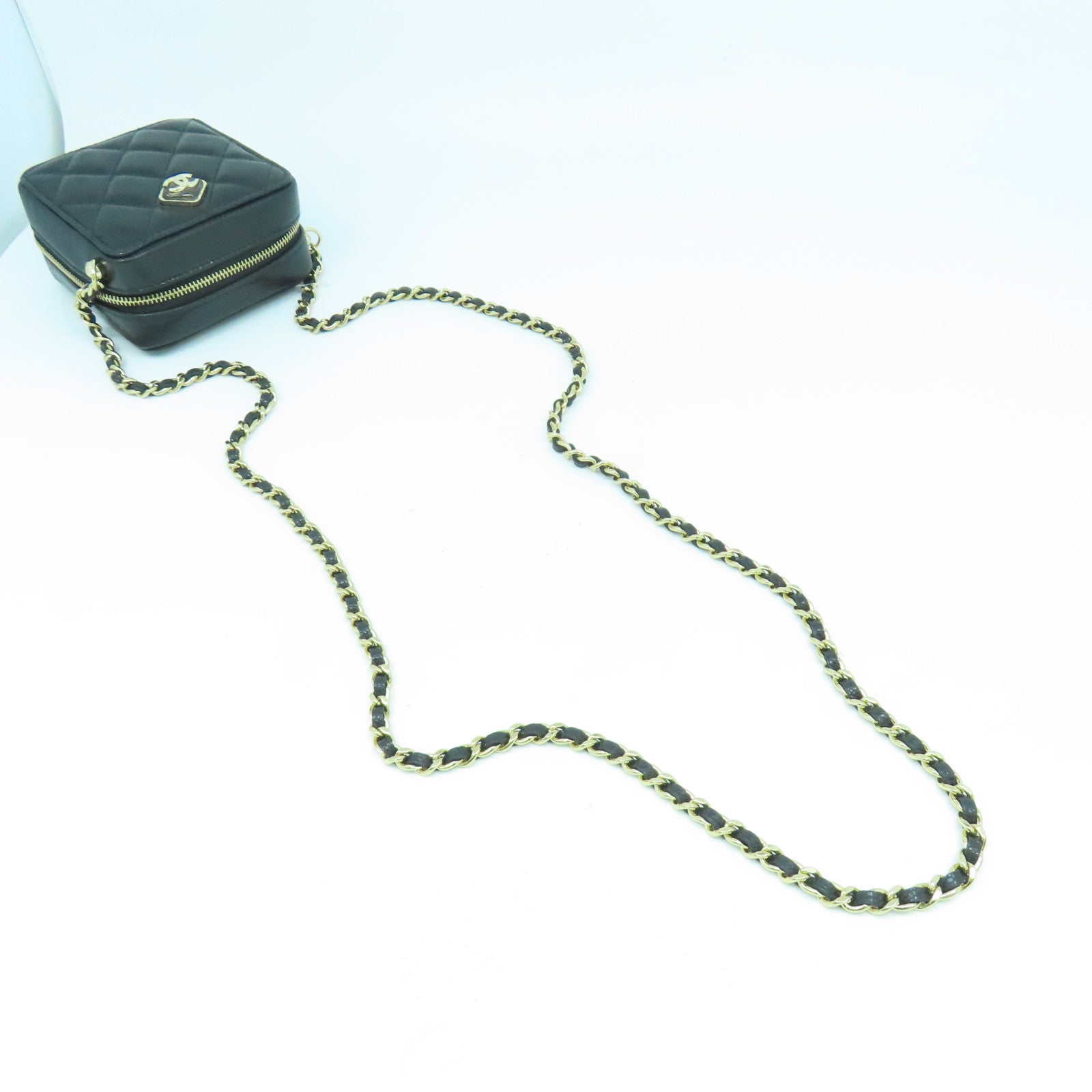 CHANEL 菱格Caviar皮革Mini Chain Shoulder金扣鏈帶肩背袋黑色