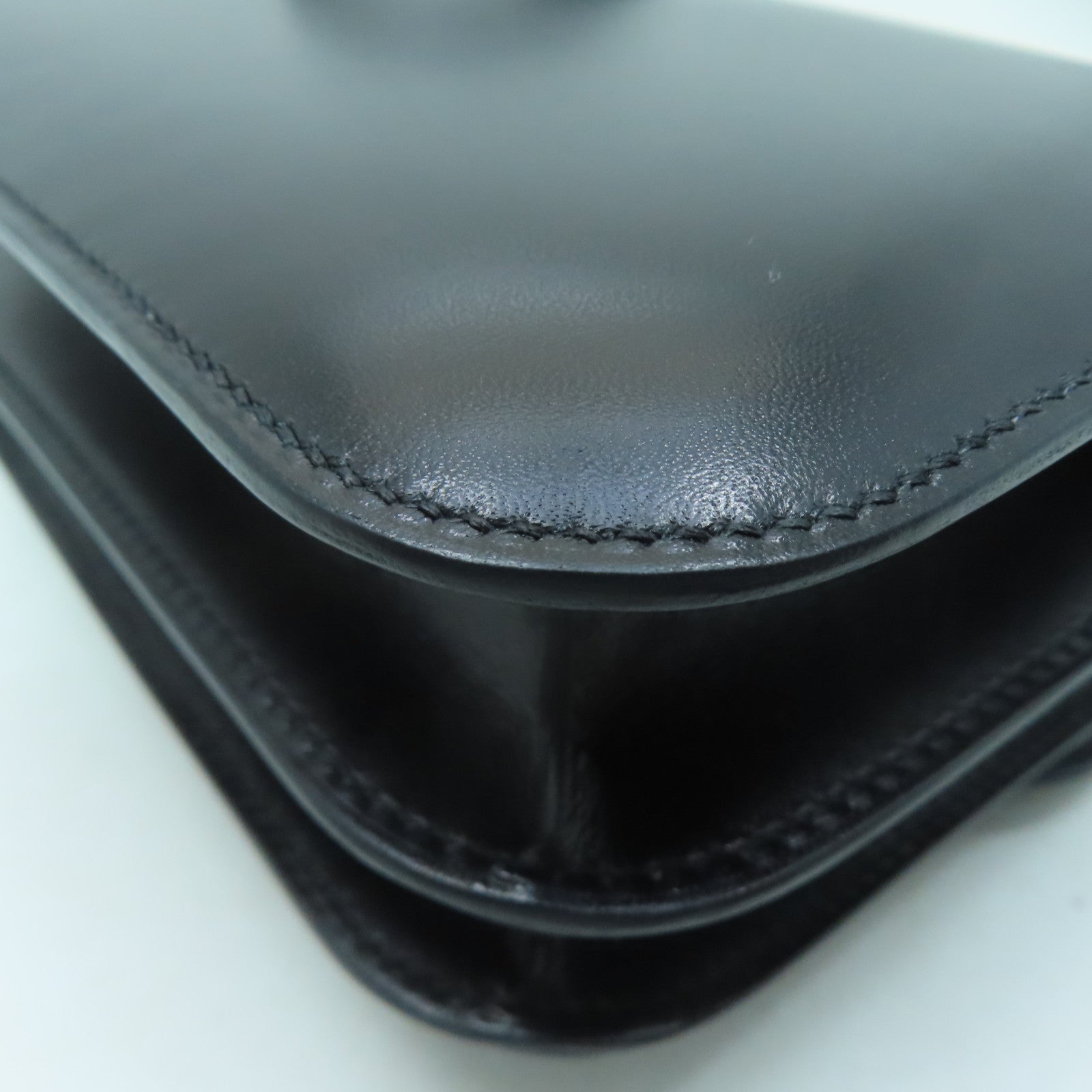 HERMES Box Calf皮革Constance Mini金扣肩背袋黑色