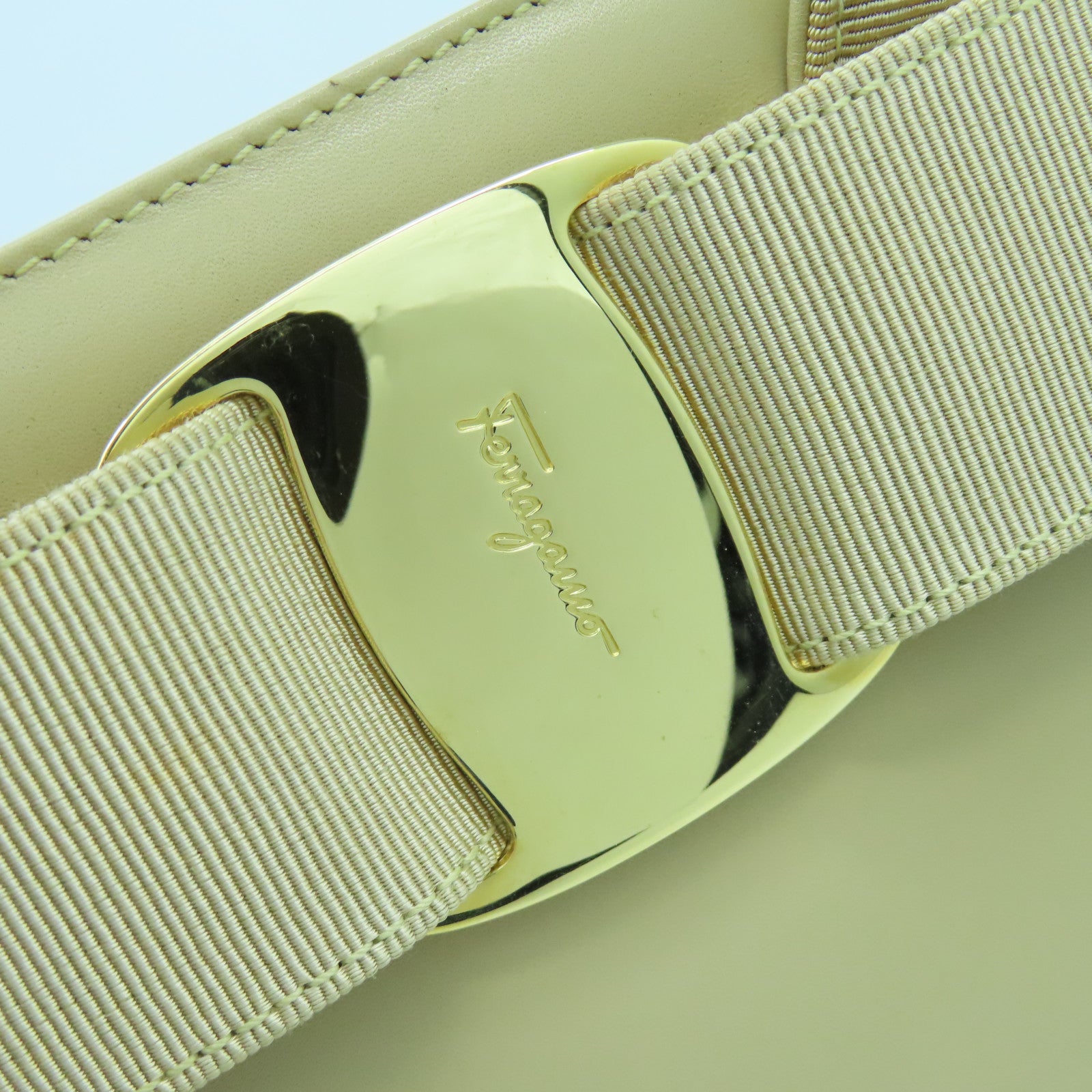 Salvatore Ferragamo 牛皮皮革/帆布Hand Bag金扣手挽袋卡其色