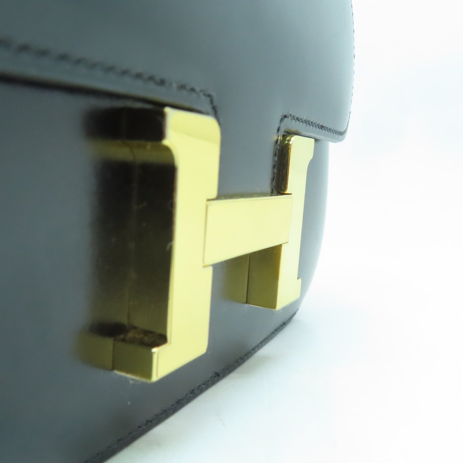 HERMES Box Calf皮革Constance Mini金扣肩背袋黑色