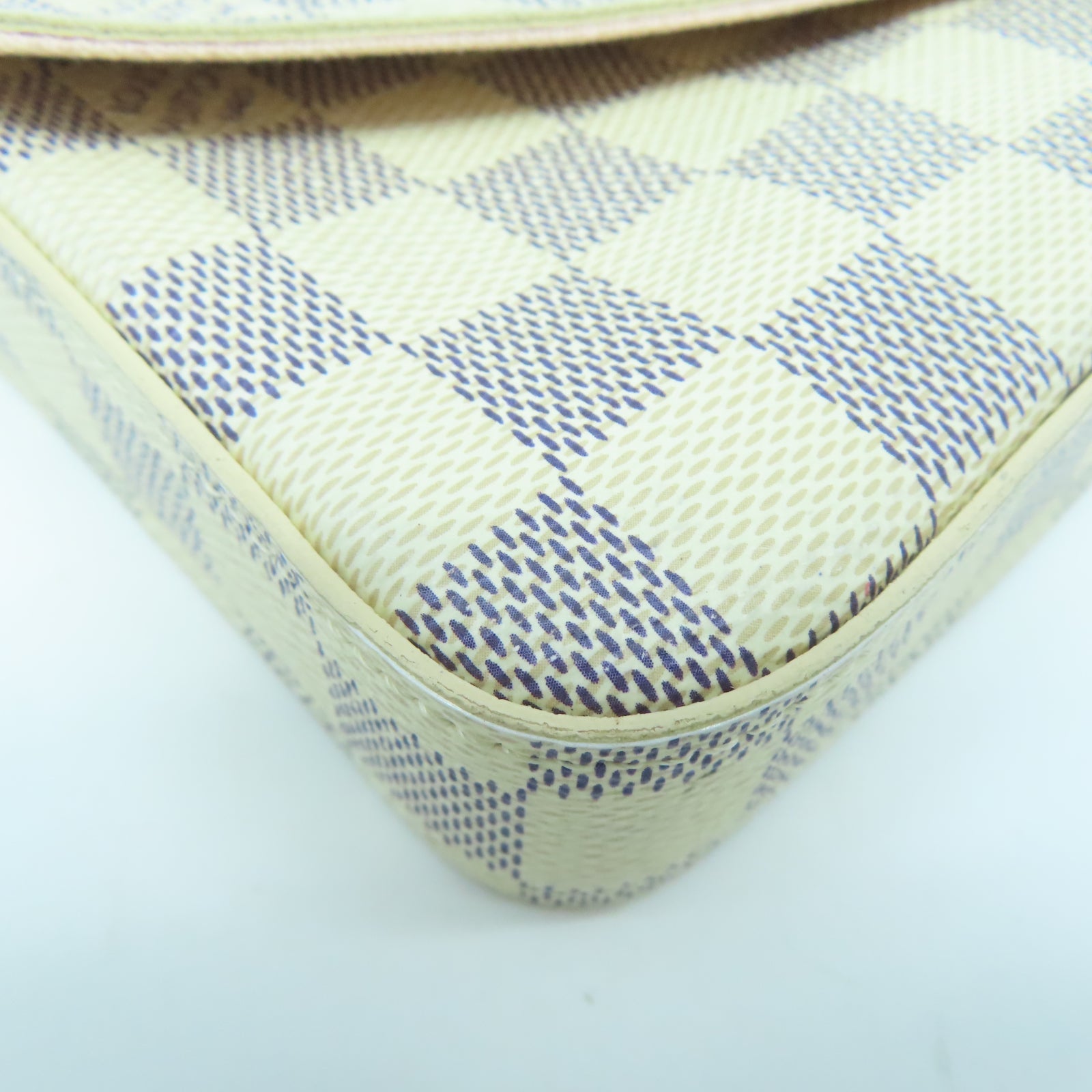 LOUIS VUITTON Damier Azur Felicie Pochette金扣鏈帶肩背袋白色