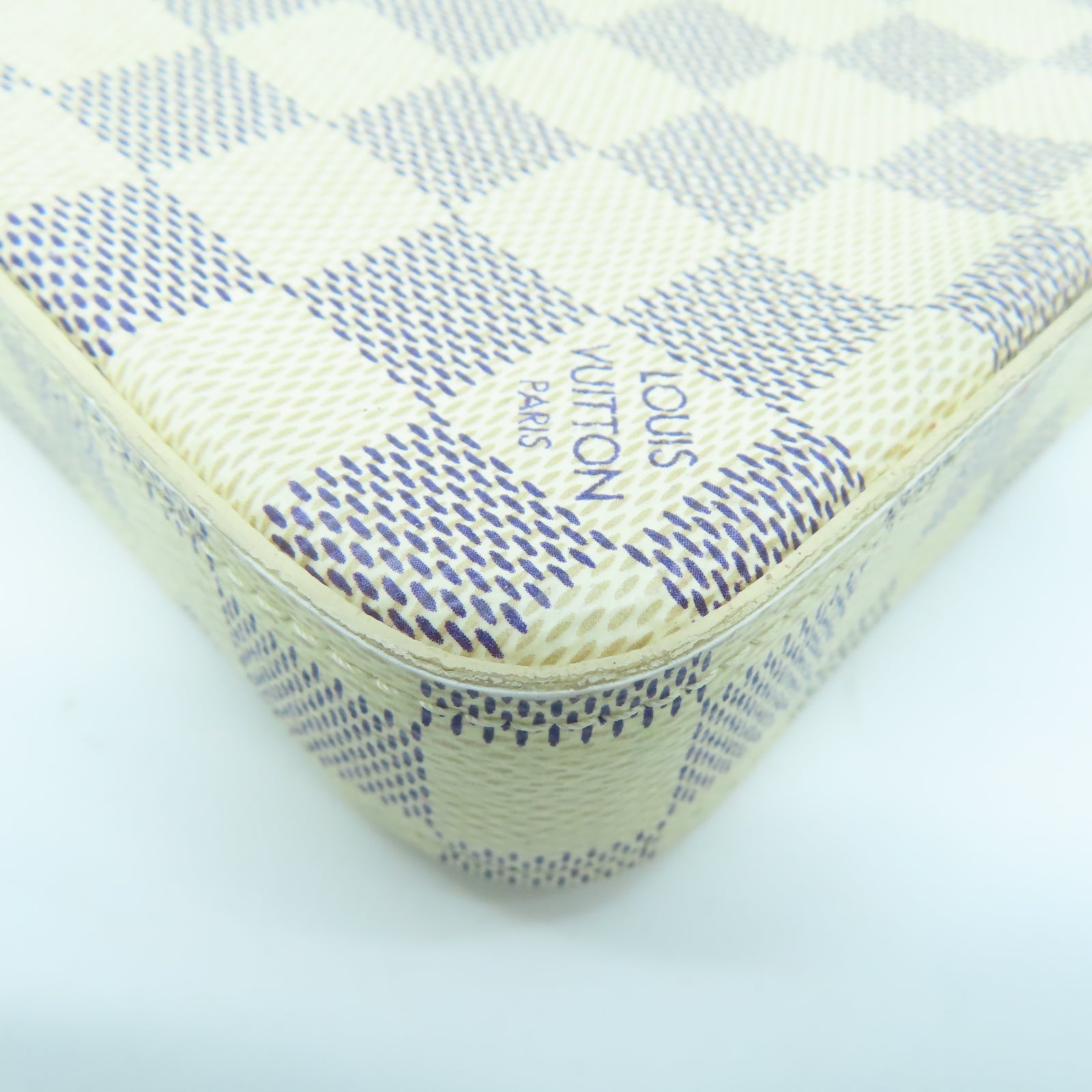 LOUIS VUITTON Damier Azur Felicie Pochette金扣鏈帶肩背袋白色
