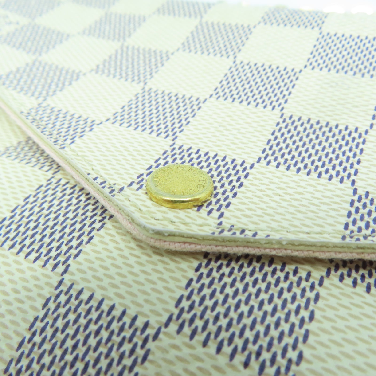 LOUIS VUITTON Damier Azur Felicie Pochette金扣鏈帶肩背袋白色