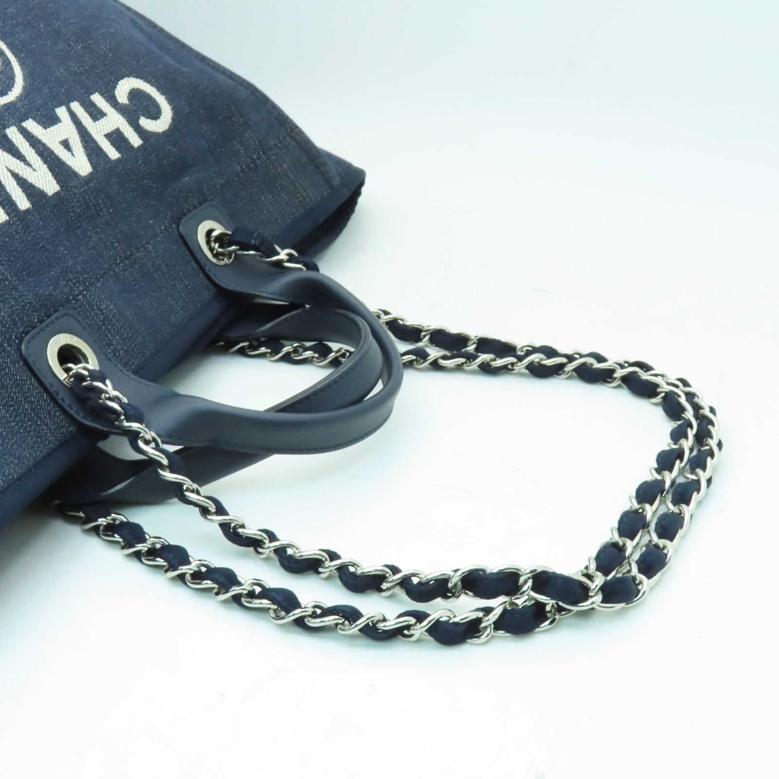 CHANEL 牛仔布Deauville Shopping Bag銀扣手挽袋深藍色