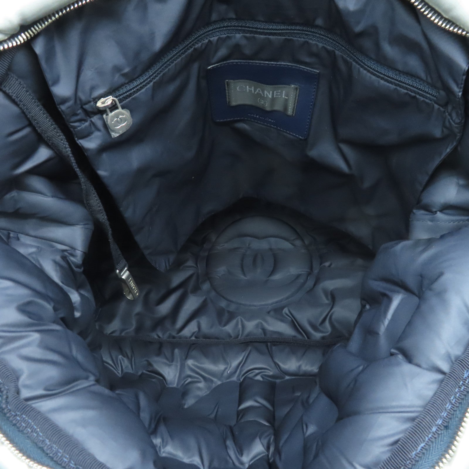 CHANEL 尼龙Doudoune L Zipper 2way Shoulder Bag银扣手挽肩背两用袋银色