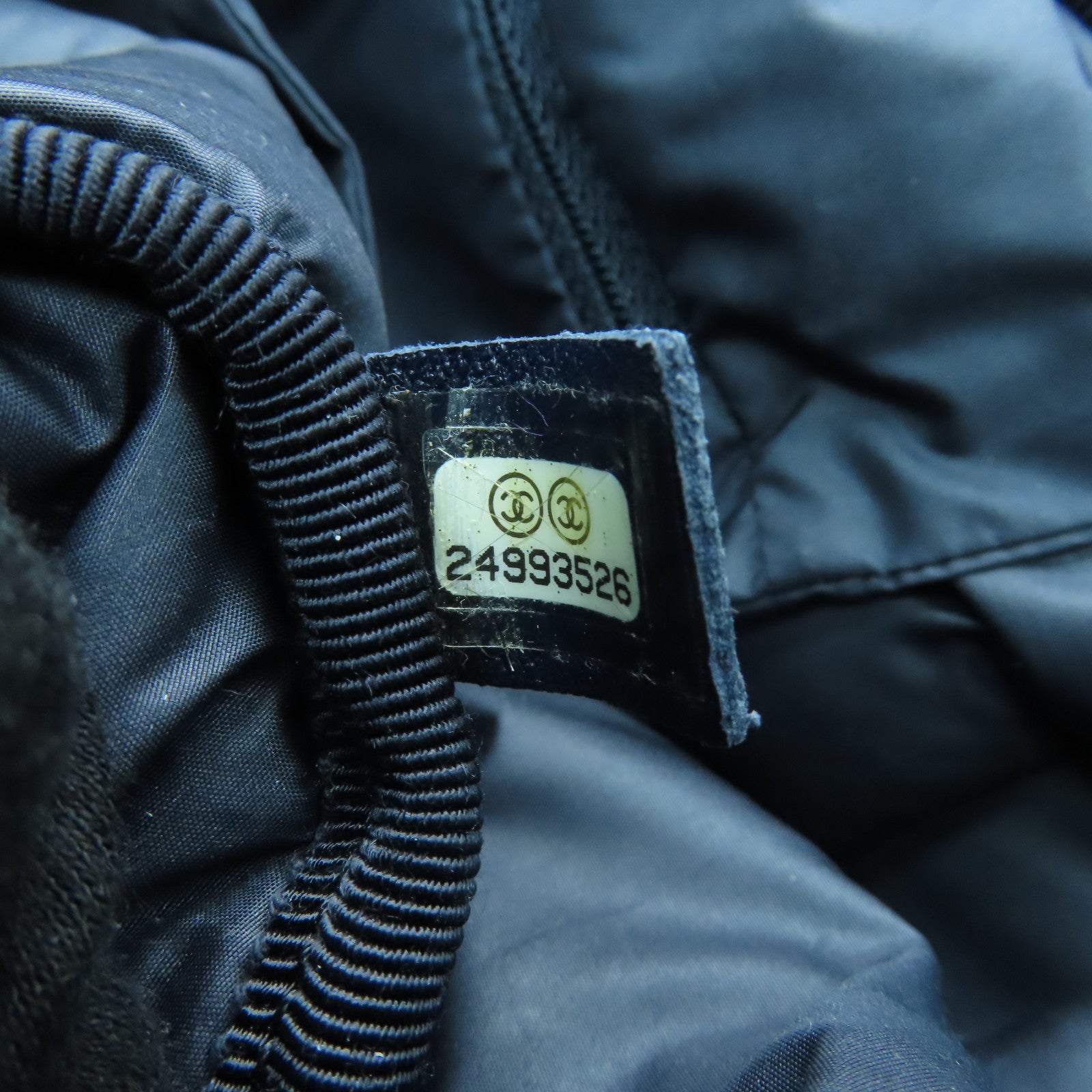 CHANEL 尼龙Doudoune L Zipper 2way Shoulder Bag银扣手挽肩背两用袋银色