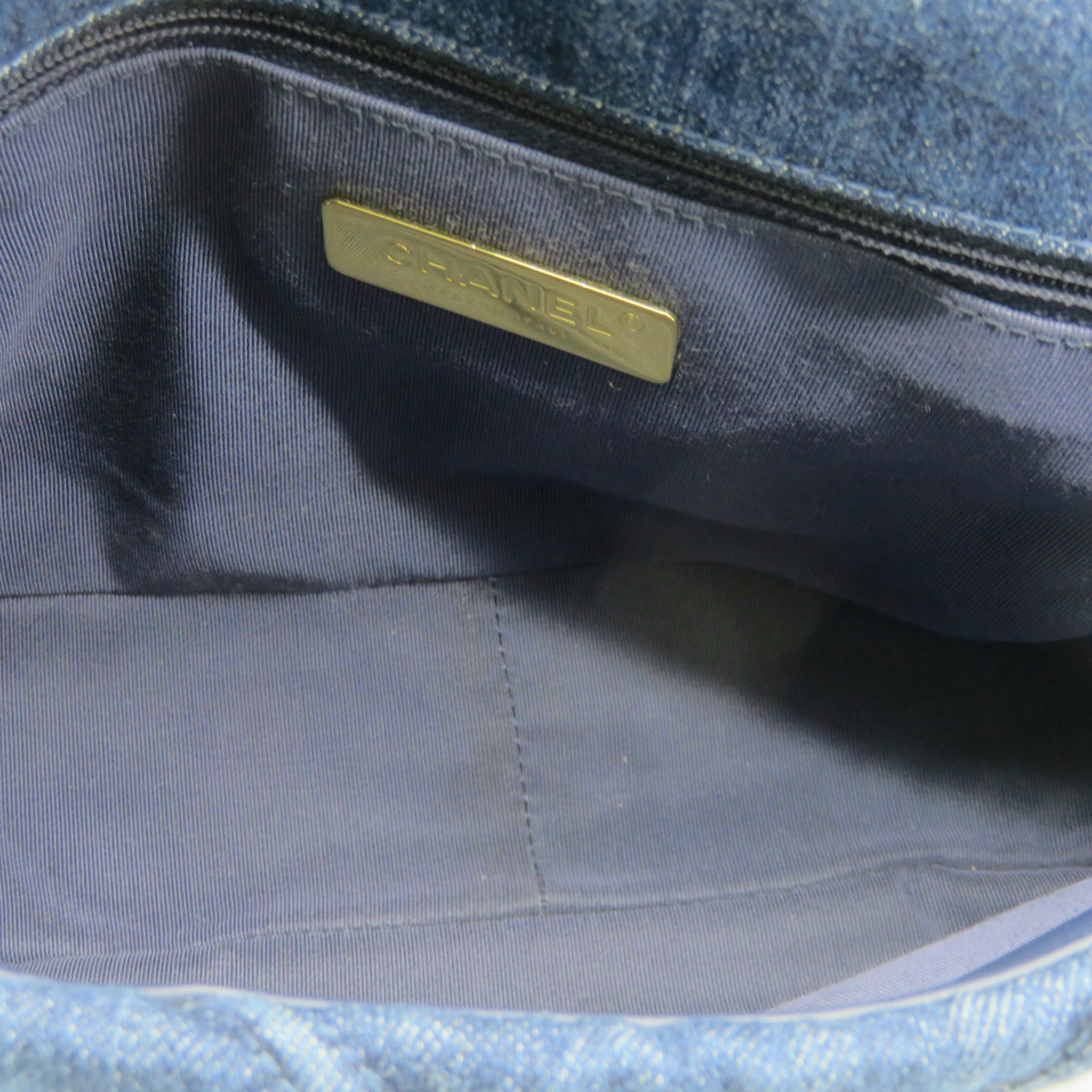 CHANEL Rhombus Denim Chanel 19 Gold Buckle Hand Shoulder Dual-purpose Bag Blue