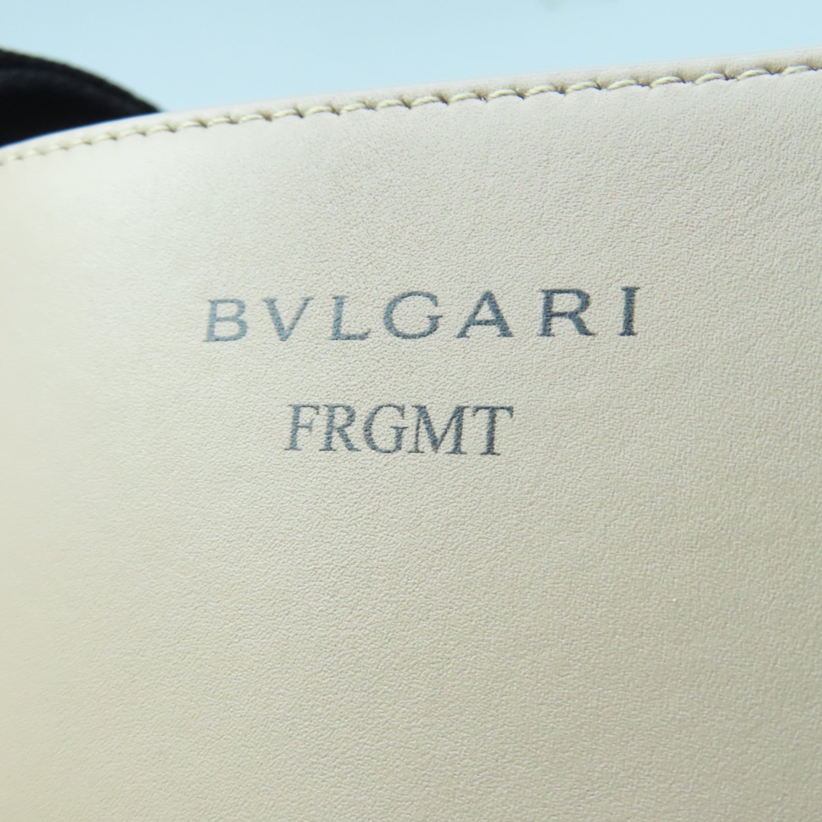 BVLGARI 【激減優惠】牛皮皮革Fragment Convertible金扣手挽袋裸色