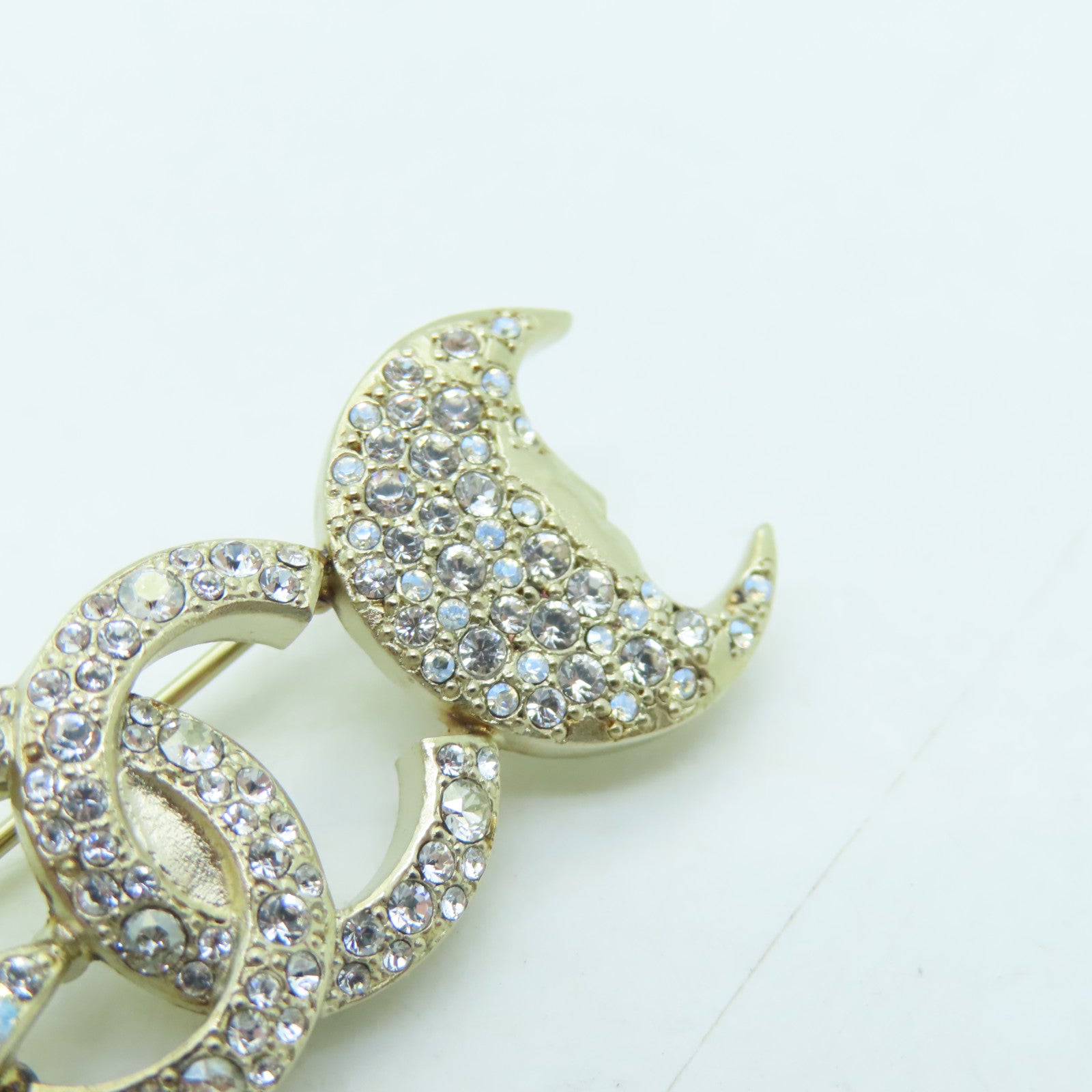 CHANEL Metal Brooch Brooch Gold