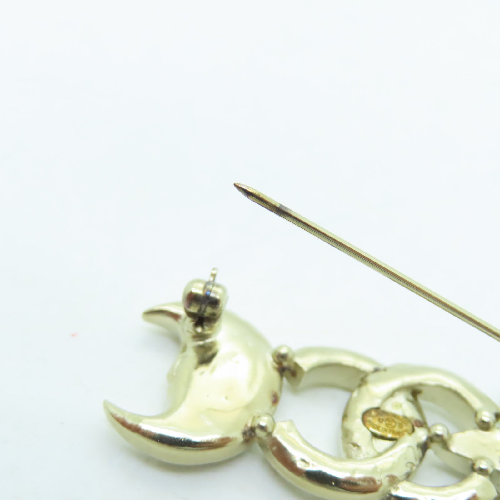 CHANEL Metal Brooch Brooch Gold