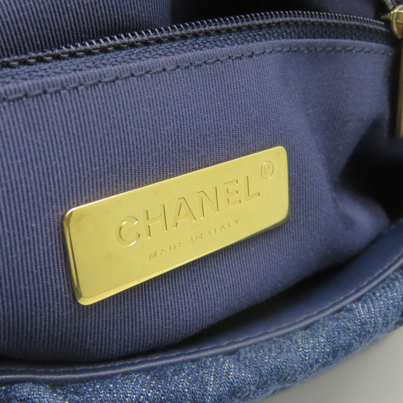 CHANEL Rhombus Denim Chanel 19 Gold Buckle Hand Shoulder Dual-purpose Bag Blue