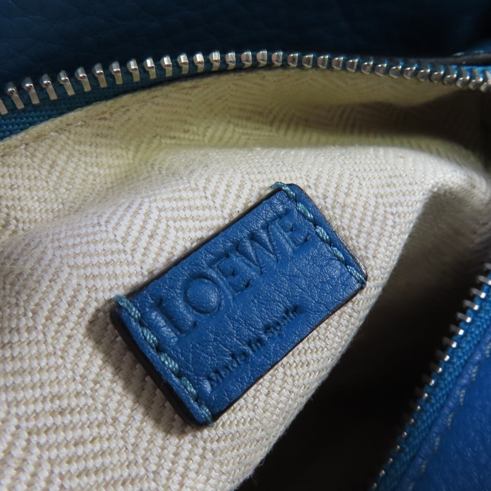 LOEWE 牛皮皮革Mini Puzzle Shoulder Bag銀扣肩背袋藍色/綠色/黑色
