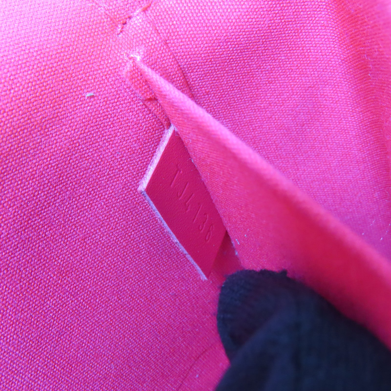LOUIS VUITTON Vernis Pochette Felicie On Chain金扣肩背袋粉紅色