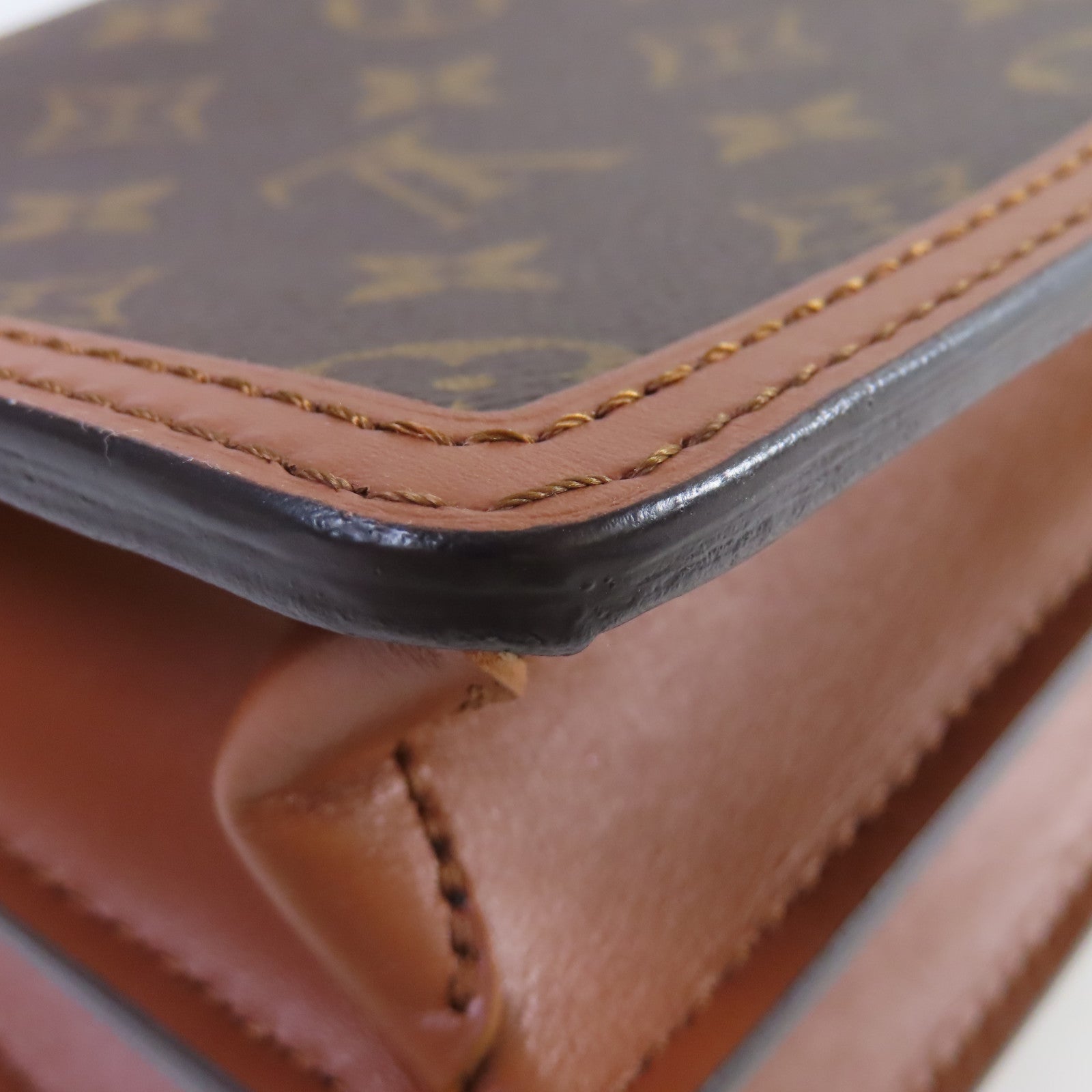 LOUIS VUITTON Monogram Mini Dauphine Shoulder Bag金扣肩背袋啡色