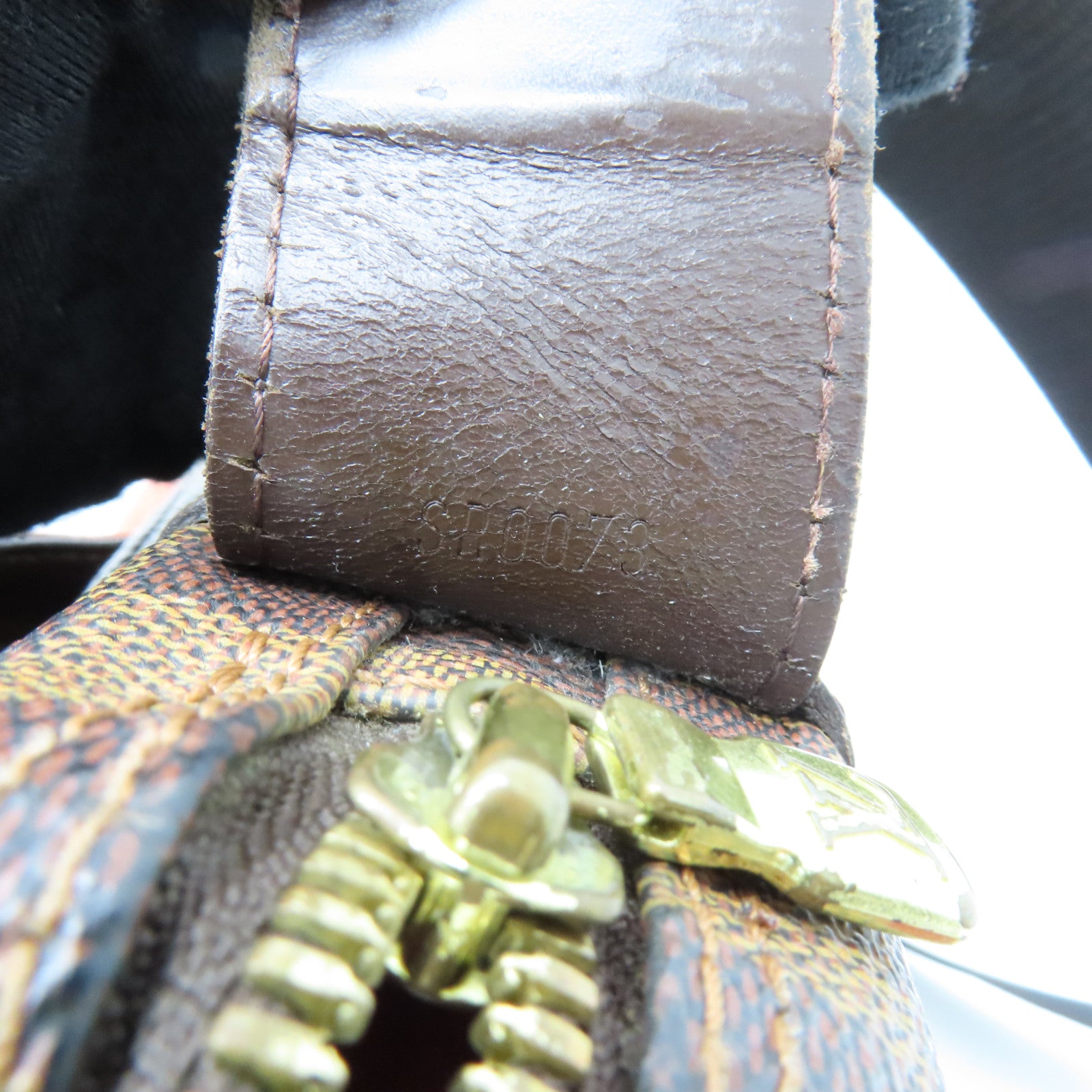 LOUIS VUITTON Damier Naviglio金扣肩背袋啡色