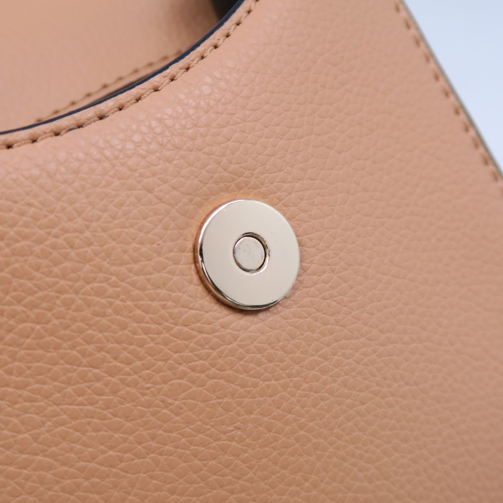 DKNY 牛皮皮革Shoulder Bag金扣鏈帶肩背袋米色/啡色/黑色