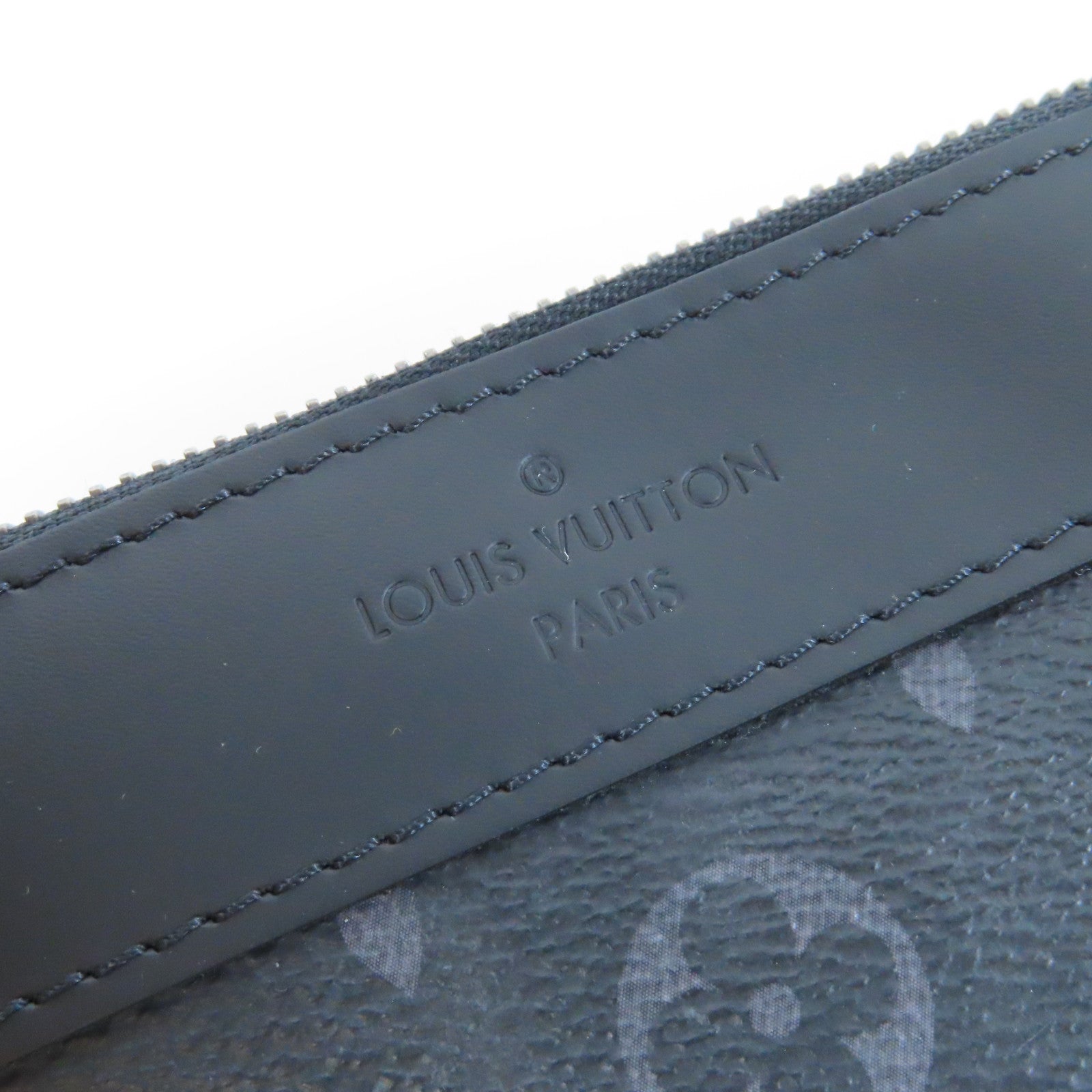 LOUIS VUITTON Monogram Eclipse Pochette Discovery銀扣手拿包黑色