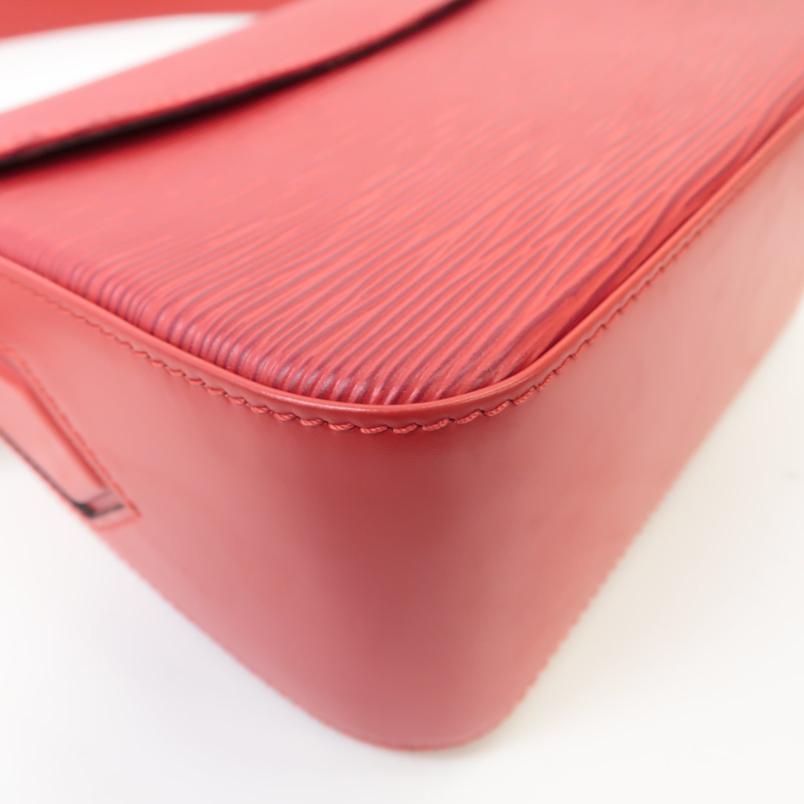 LOUIS VUITTON Epi Busy Bag金扣肩背袋紅色