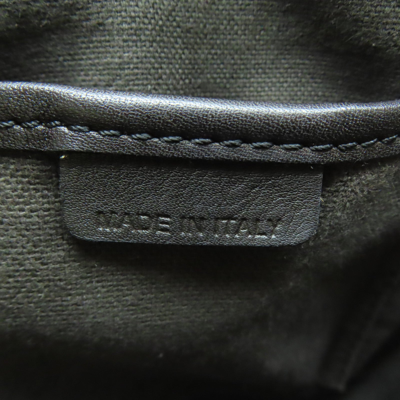 BURBERRY 涂层皮革Shoulder Bag金扣肩背袋米色