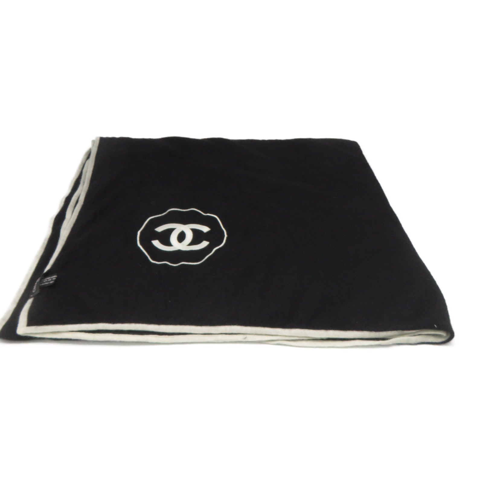 CHANEL 羊絨/絲質Scarf圍巾黑色/白色