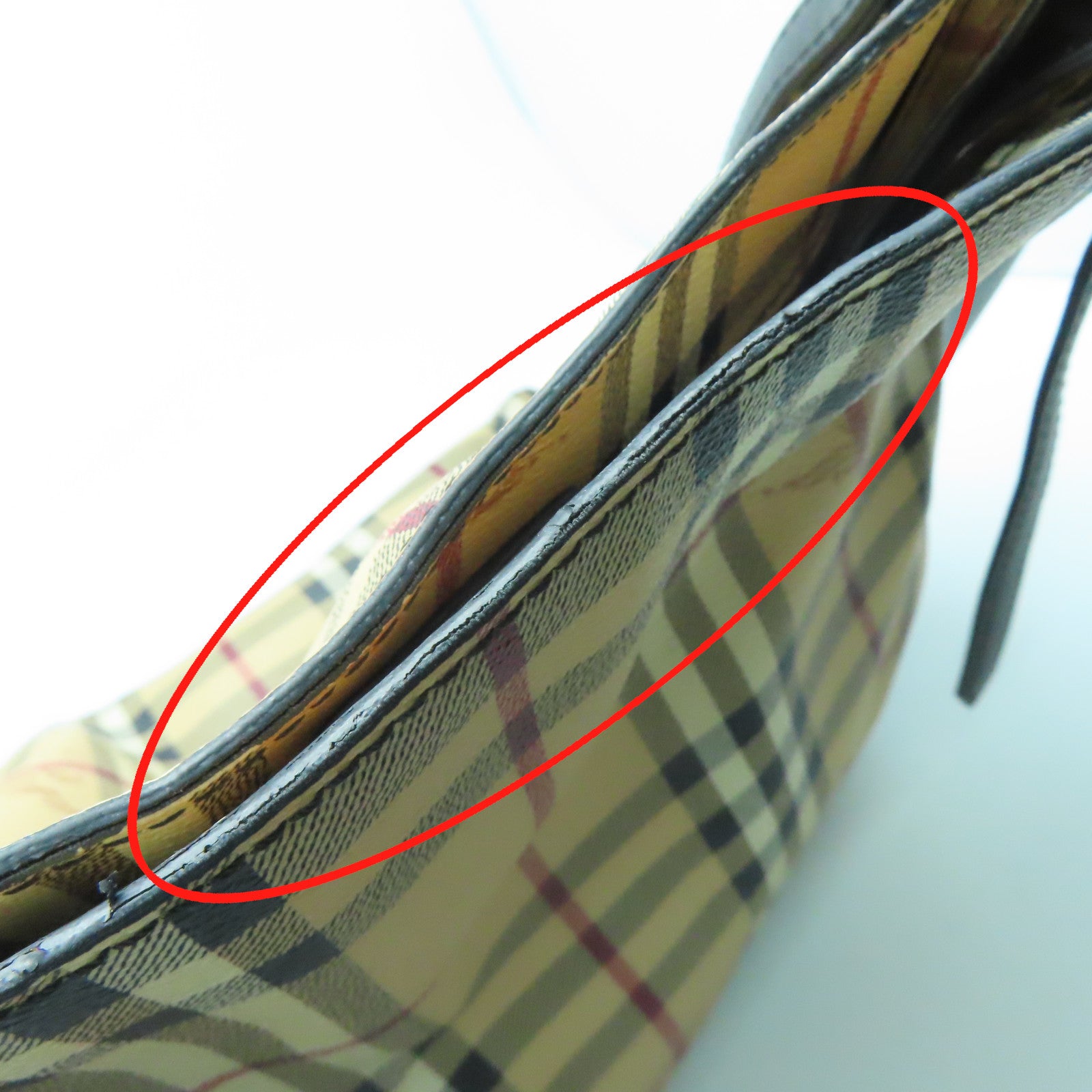 BURBERRY 涂层皮革Shoulder Bag金扣肩背袋米色