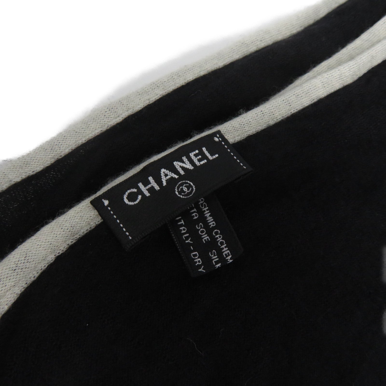 CHANEL 羊絨/絲質Scarf圍巾黑色/白色