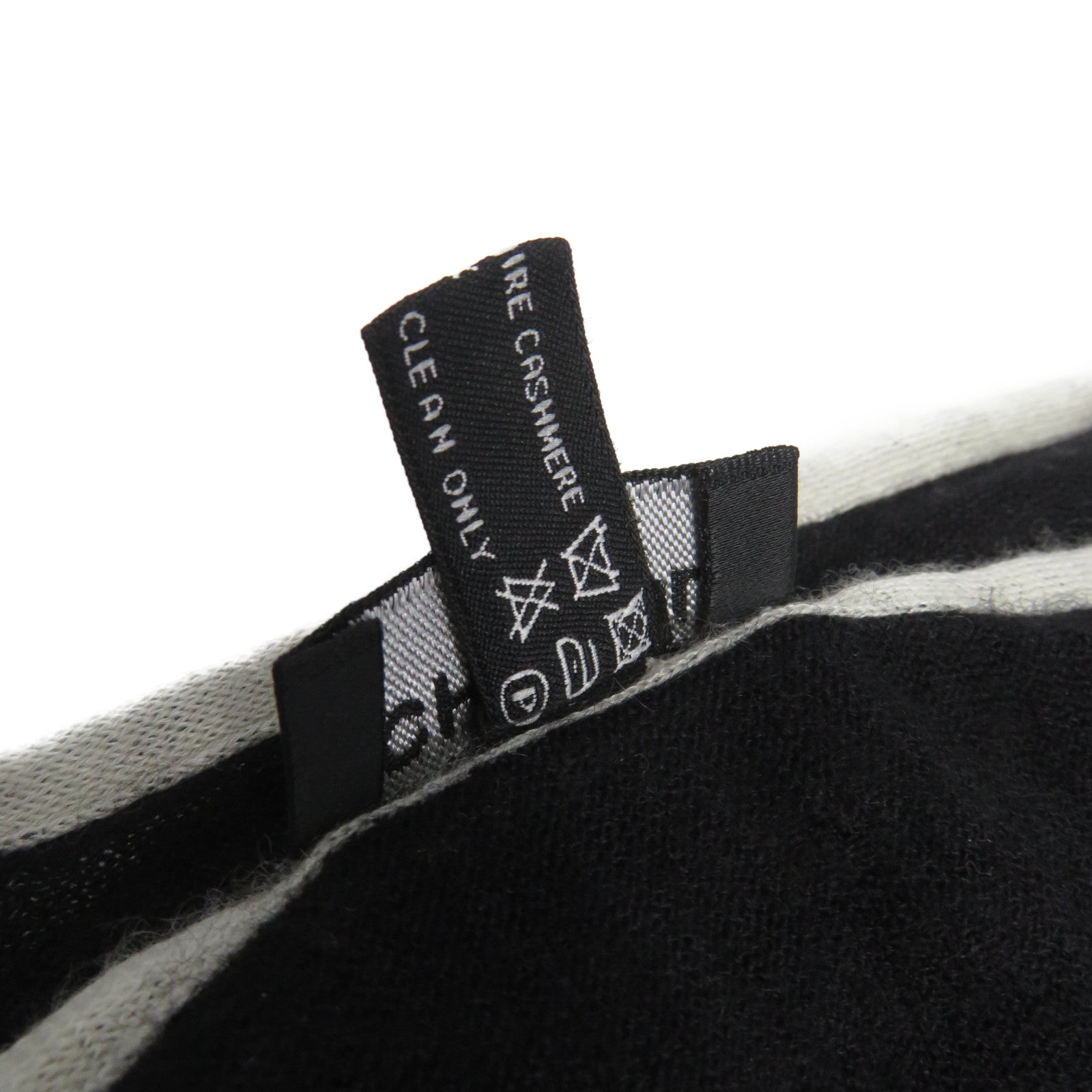 CHANEL 羊絨/絲質Scarf圍巾黑色/白色