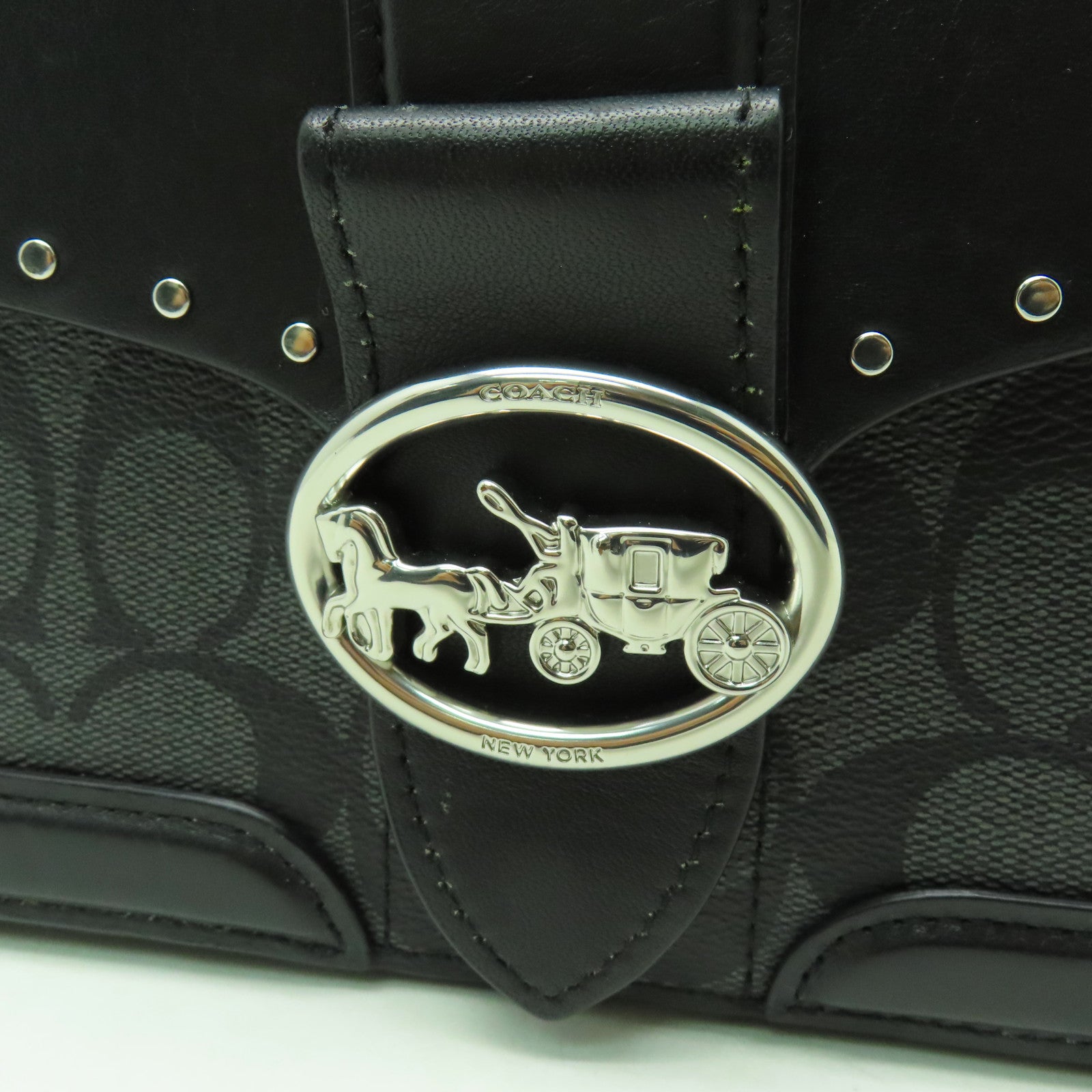 COACH 塗層帆布/皮革Shoulder Bag銀扣肩背袋黑色
